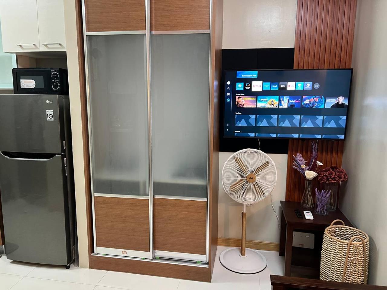 Singapore Theme Sunshine 100 Tower 3 Pioneer Free Pool Gym Internet Netflix