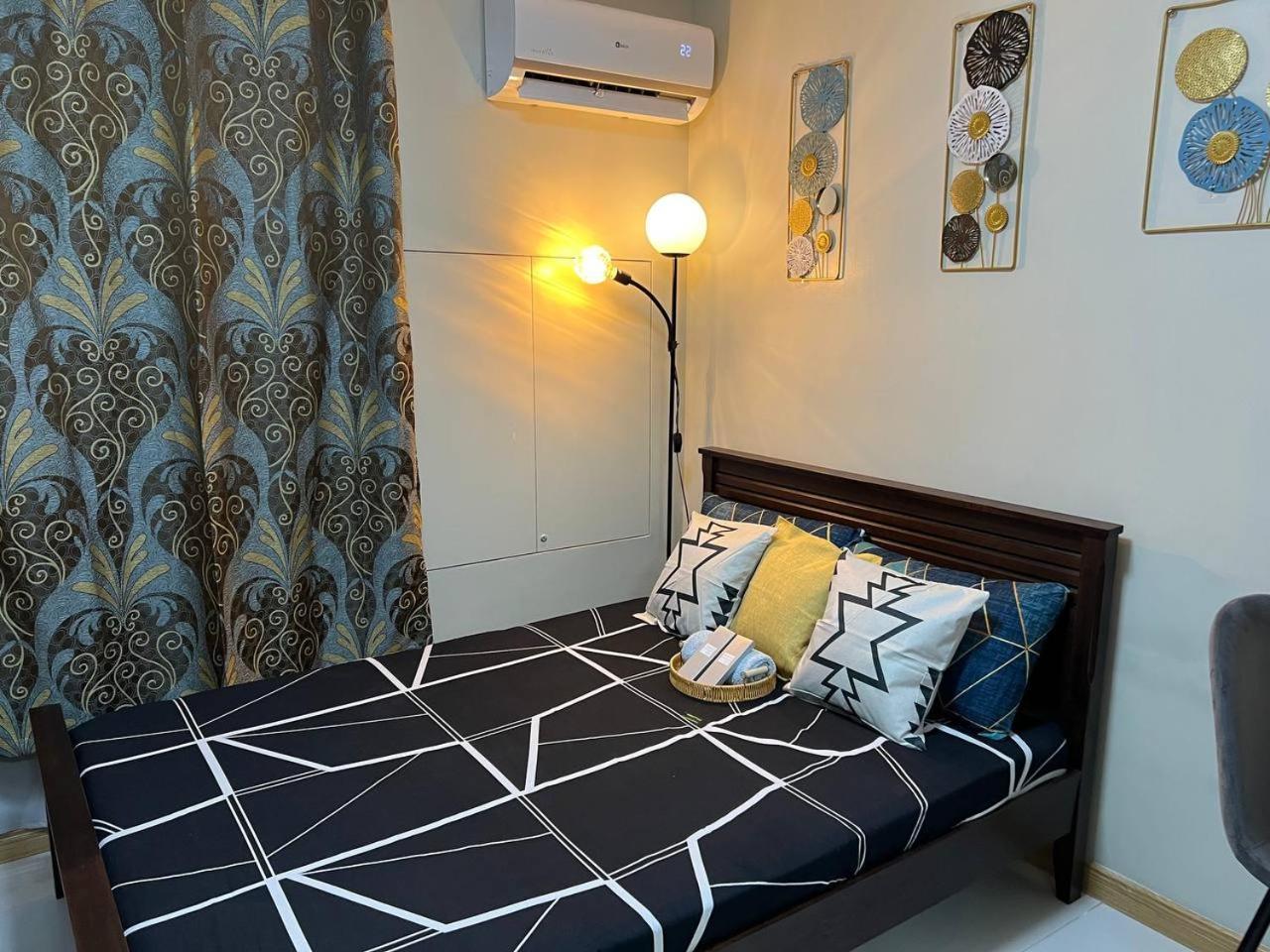 Singapore Theme Sunshine 100 Tower 3 Pioneer Free Pool Gym Internet Netflix