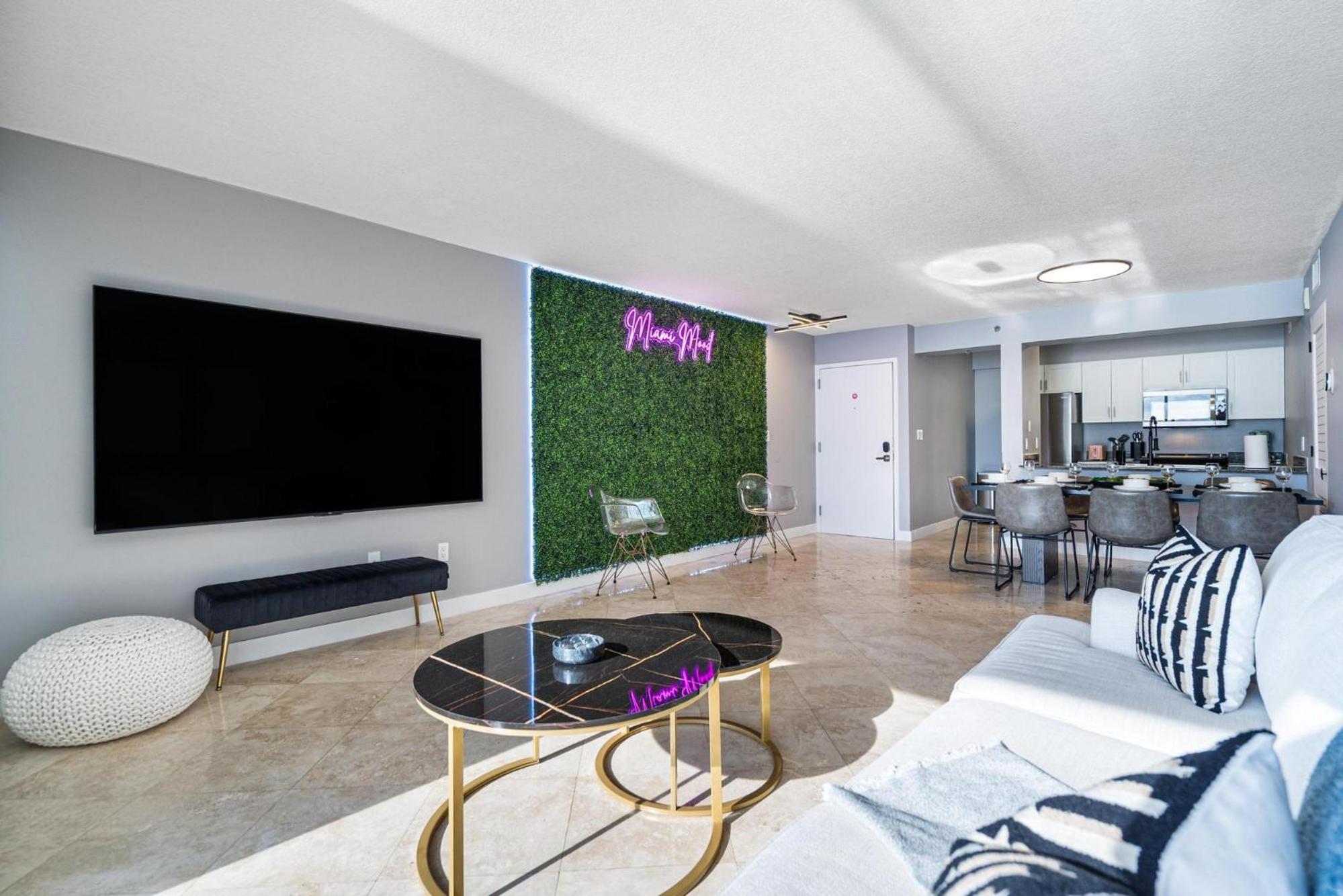 1200 Brickell Bay Drive 3102