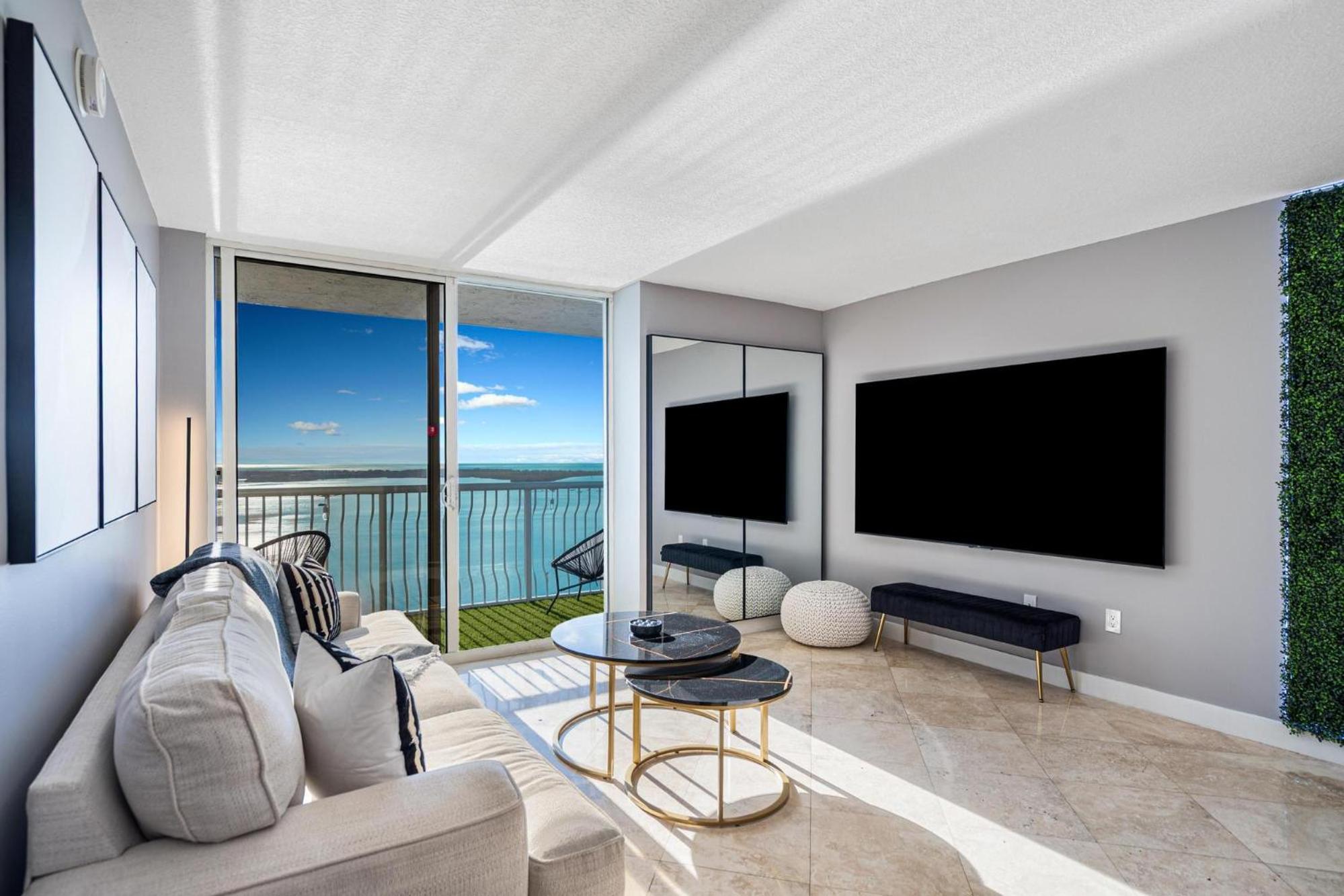 1200 Brickell Bay Drive 3102