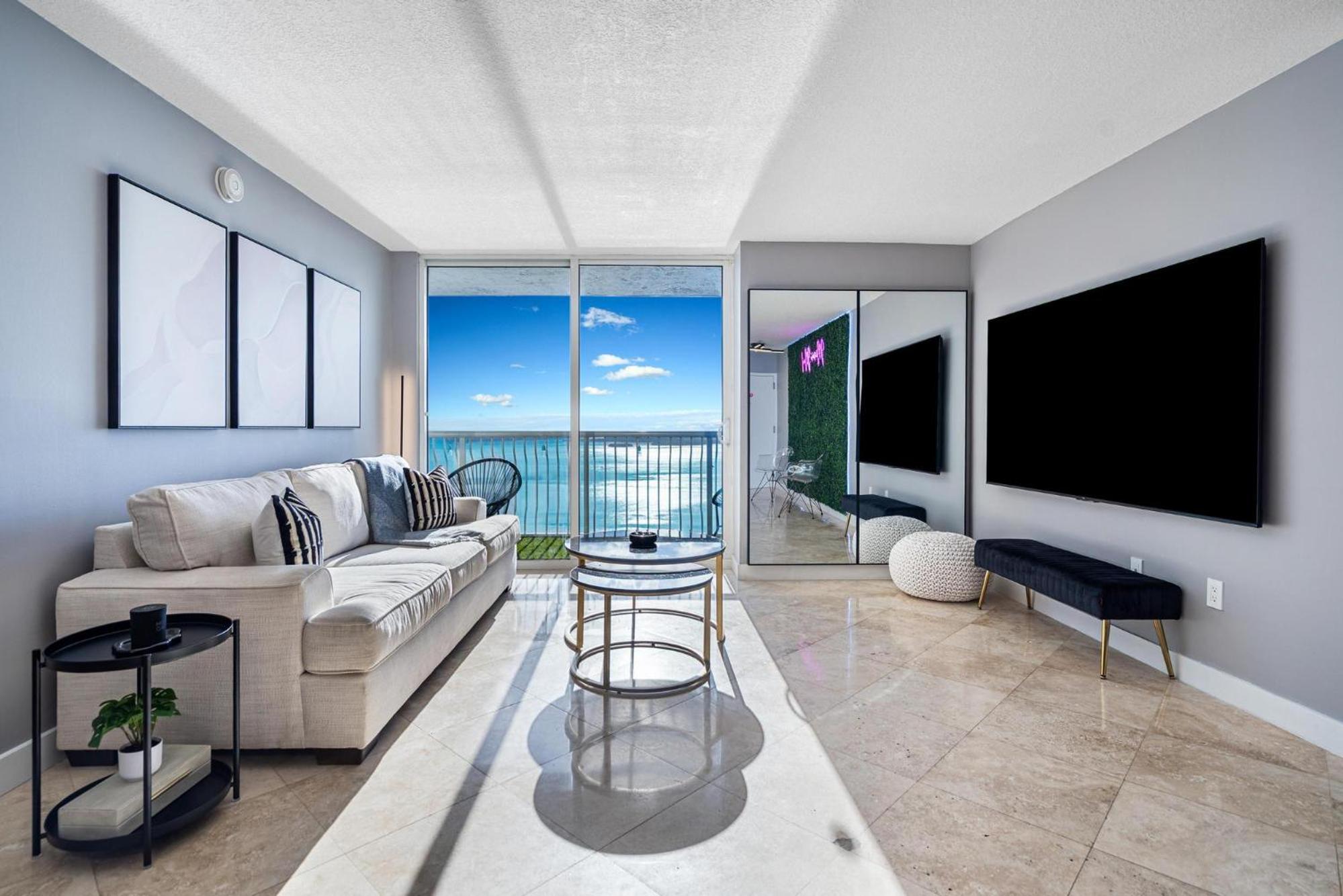 1200 Brickell Bay Drive 3102