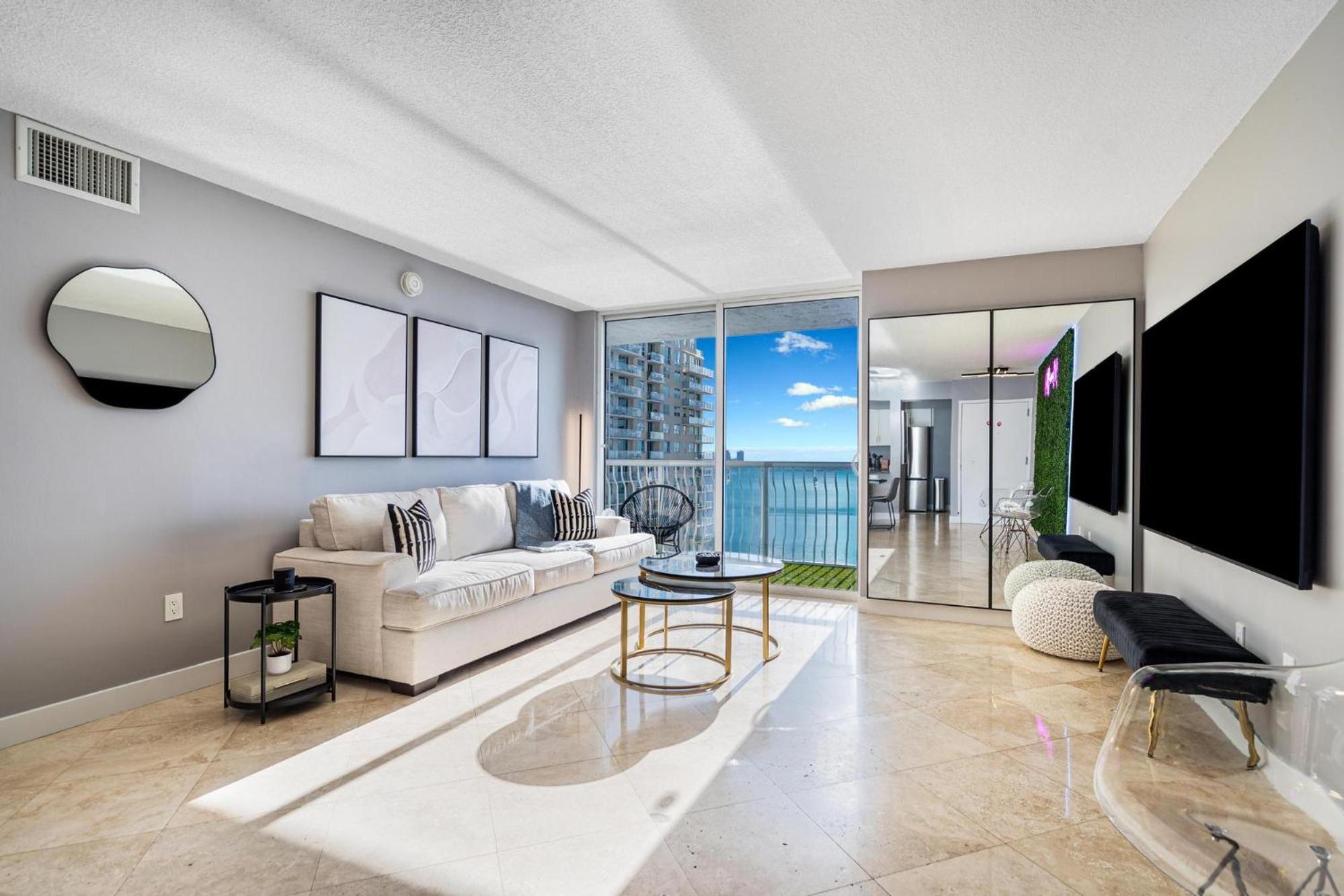 1200 Brickell Bay Drive 3102