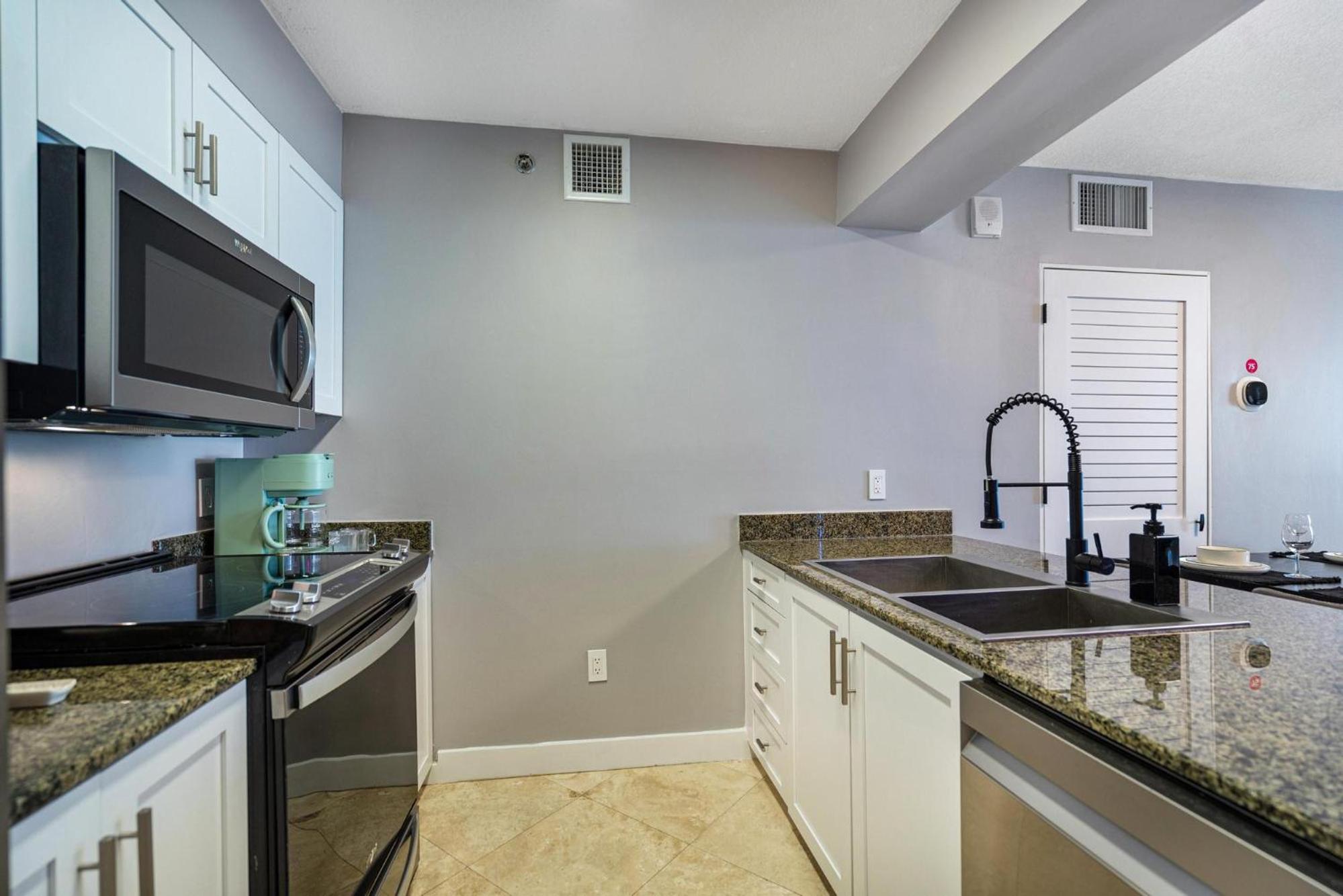 1200 Brickell Bay Drive 3102