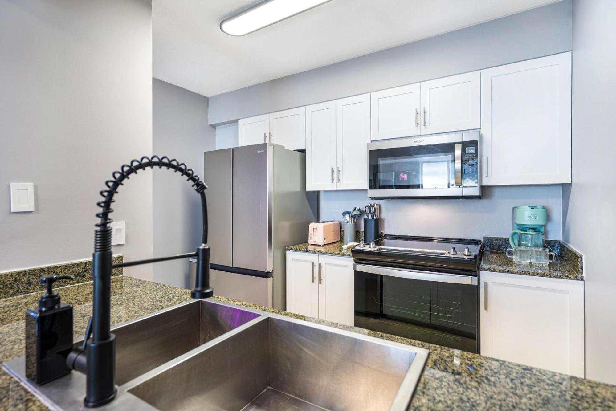 1200 Brickell Bay Drive 3102