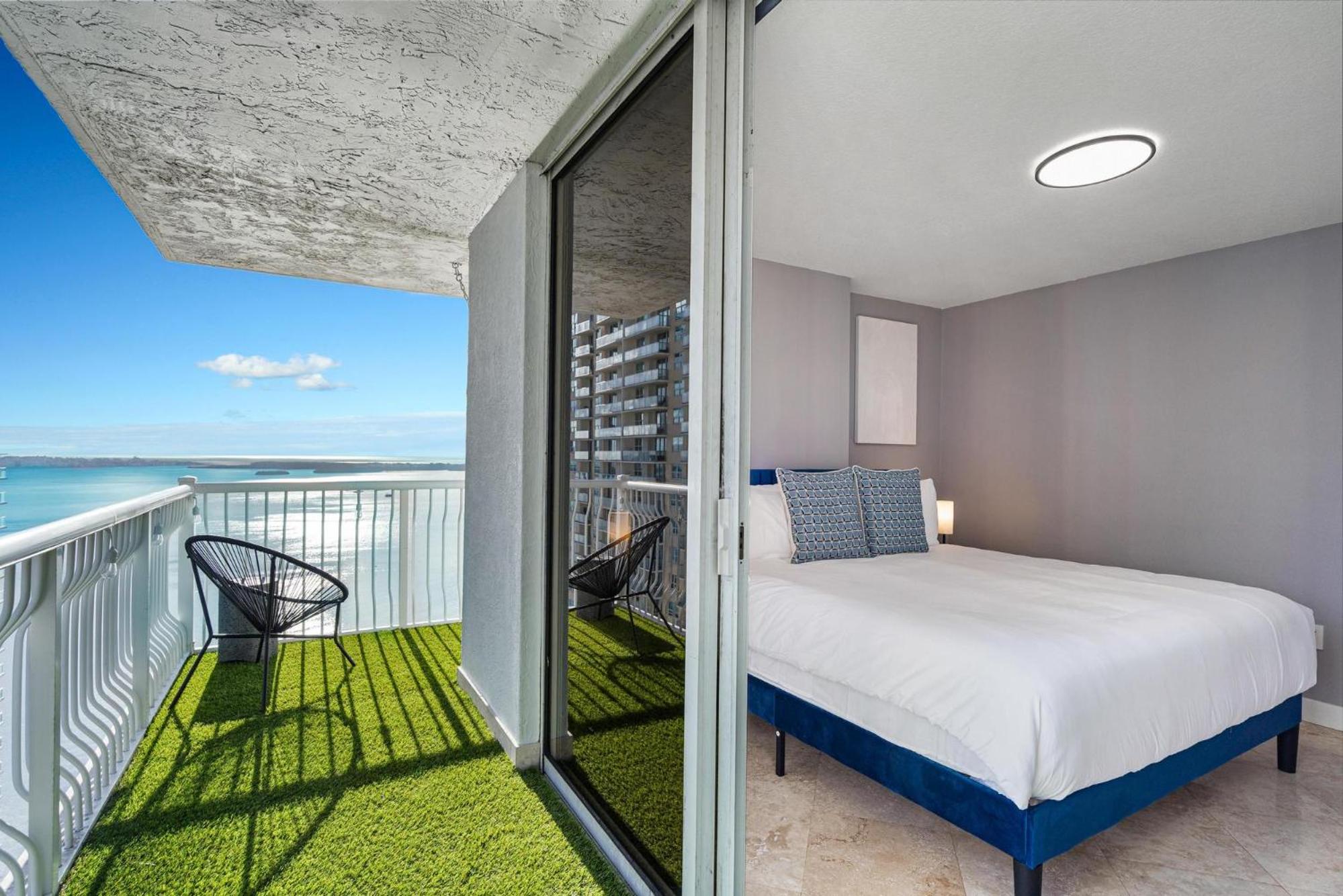 1200 Brickell Bay Drive 3102