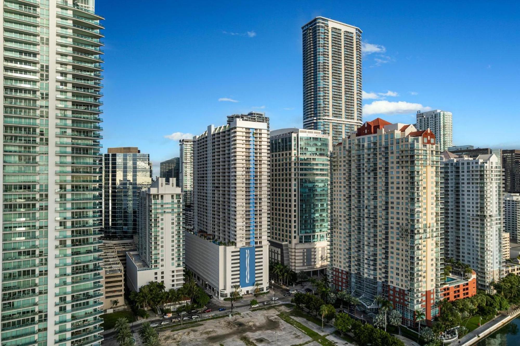 1200 Brickell Bay Drive 3102