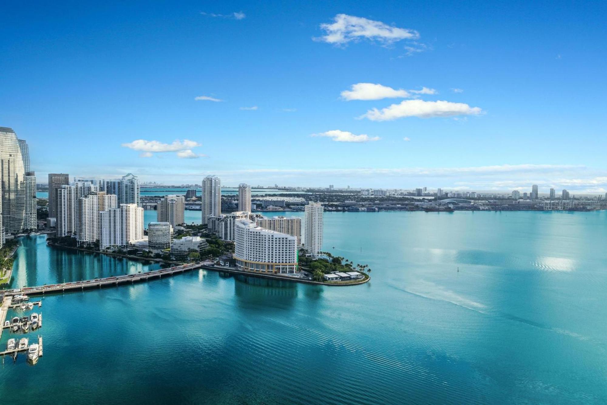 1200 Brickell Bay Drive 3102