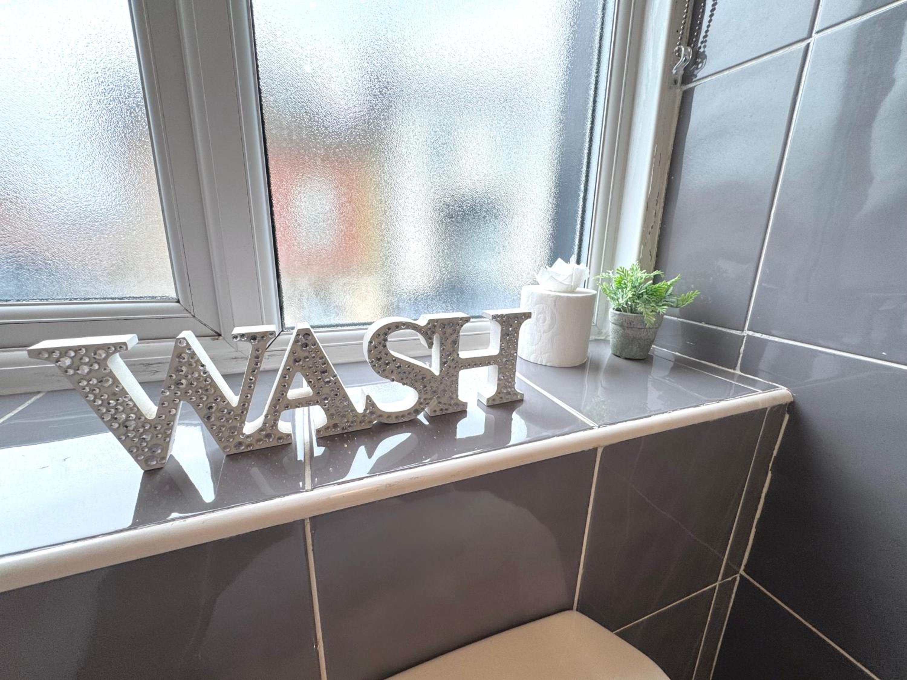 The Dock, South Shields 2 bedrooms sleeps 5 long stay and contractor rates welcome