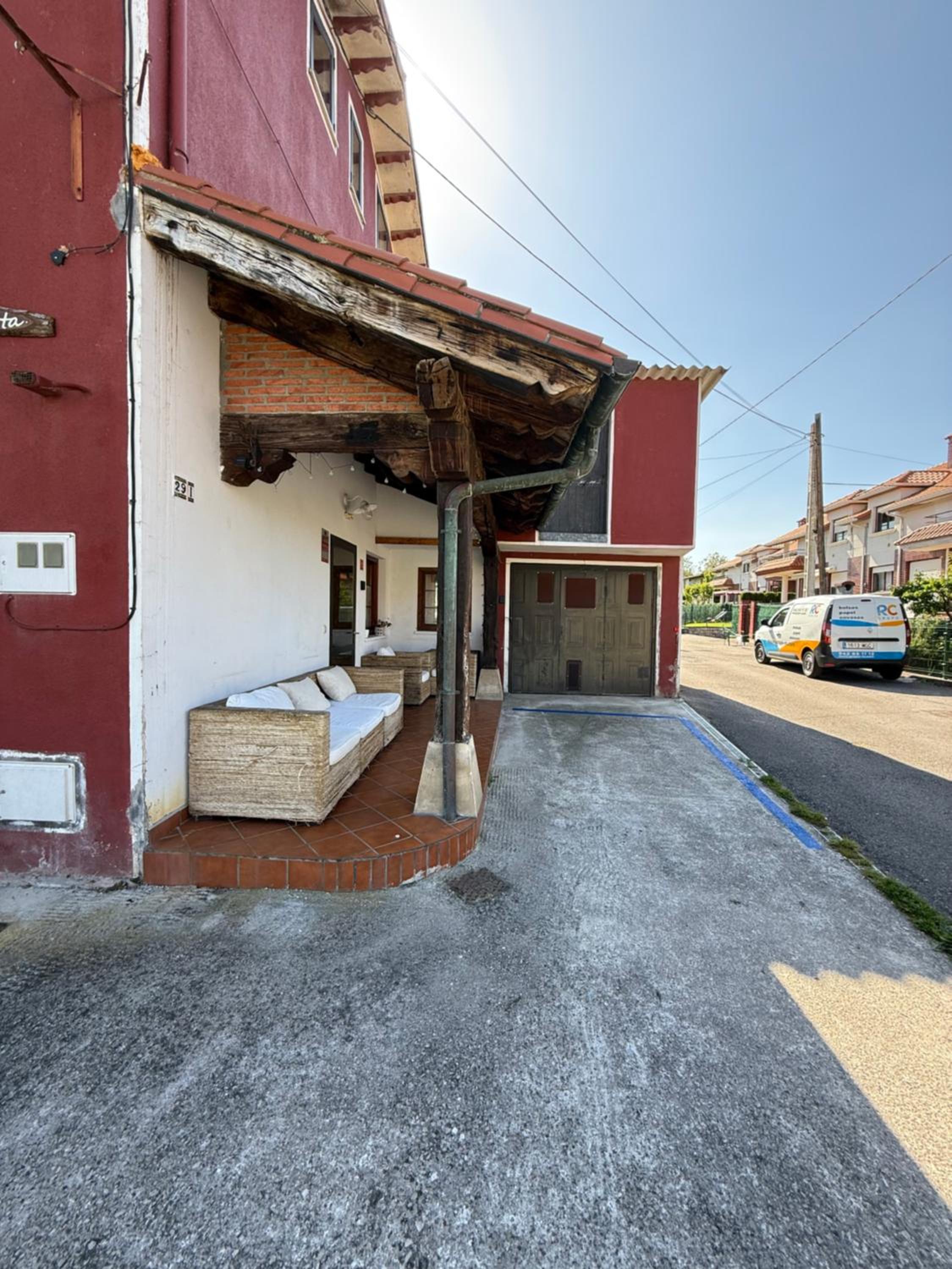 Casa adosada en entorno tranquilo ideal para familias