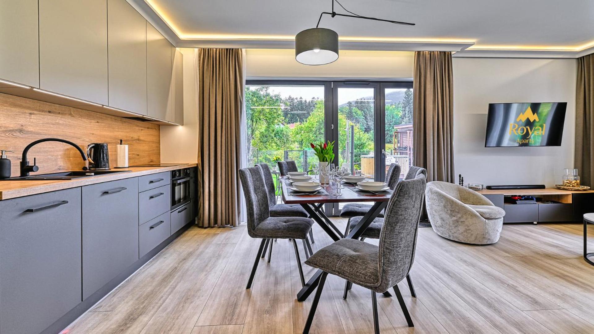 Apartament Superior z prywatną balią i ogrodem - Belle View & SPA - by Royal Aparts