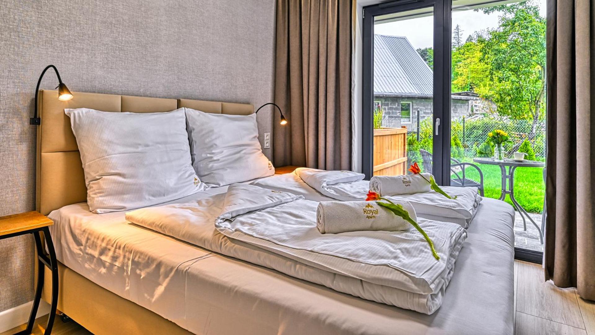 Apartament Superior z prywatną balią i ogrodem - Belle View & SPA - by Royal Aparts
