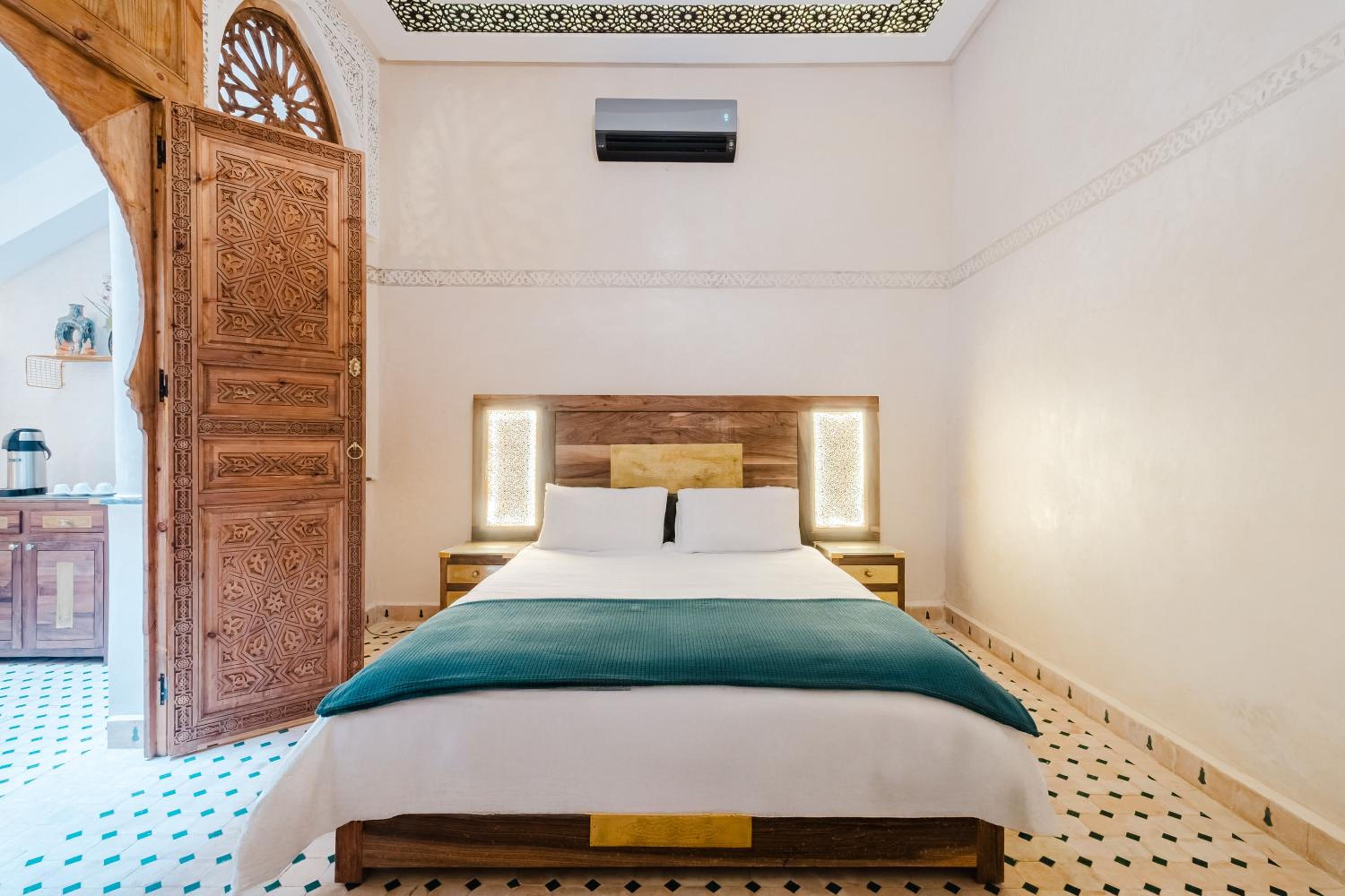 Riad Emeraude Cozy Riad with Shared Pool 4 Room
