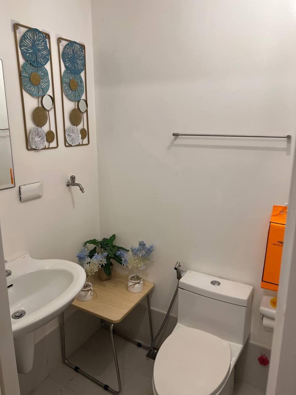 Greece Theme Boni MRT Train Edsa 1BR with Netflix Prime HBO Max Fast Internet Pool Light Mall