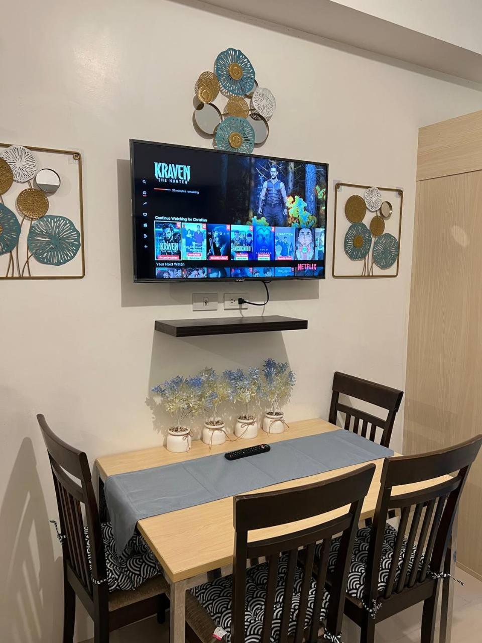 Greece Theme Boni MRT Train Edsa 1BR with Netflix Prime HBO Max Fast Internet Pool Light Mall