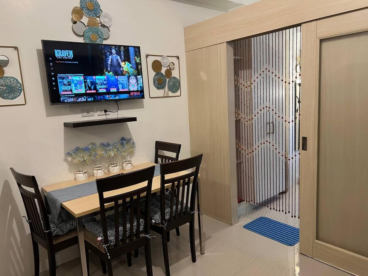 Greece Theme Boni MRT Train Edsa 1BR with Netflix Prime HBO Max Fast Internet Pool Light Mall