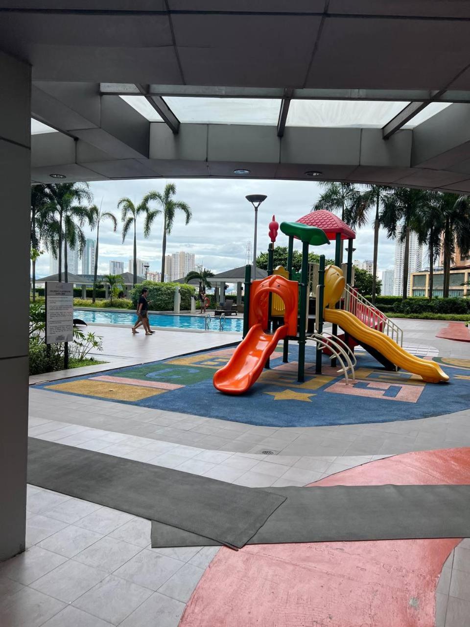 Greece Theme Boni MRT Train Edsa 1BR with Netflix Prime HBO Max Fast Internet Pool Light Mall
