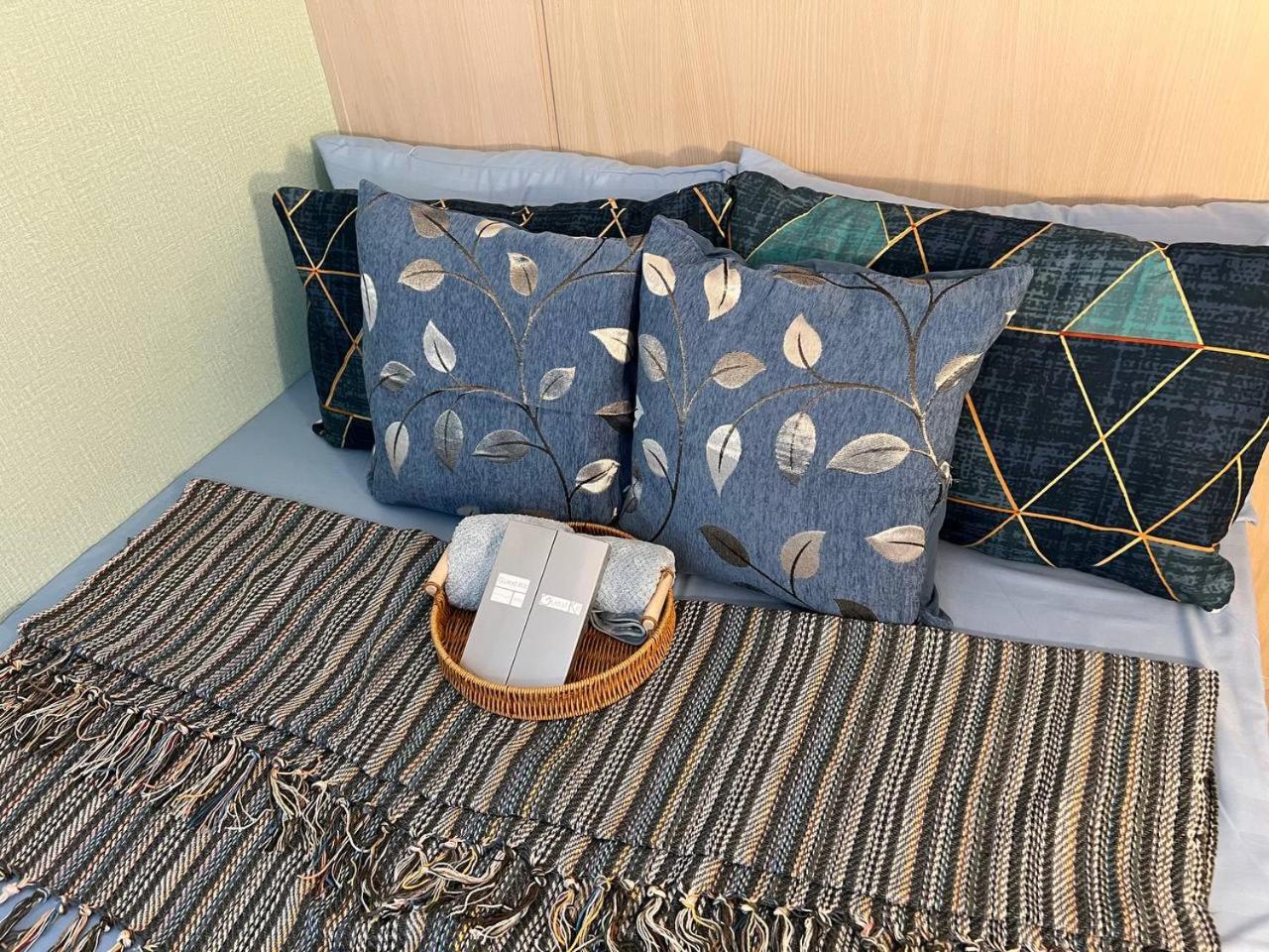 Greece Theme Boni MRT Train Edsa 1BR with Netflix Prime HBO Max Fast Internet Pool Light Mall