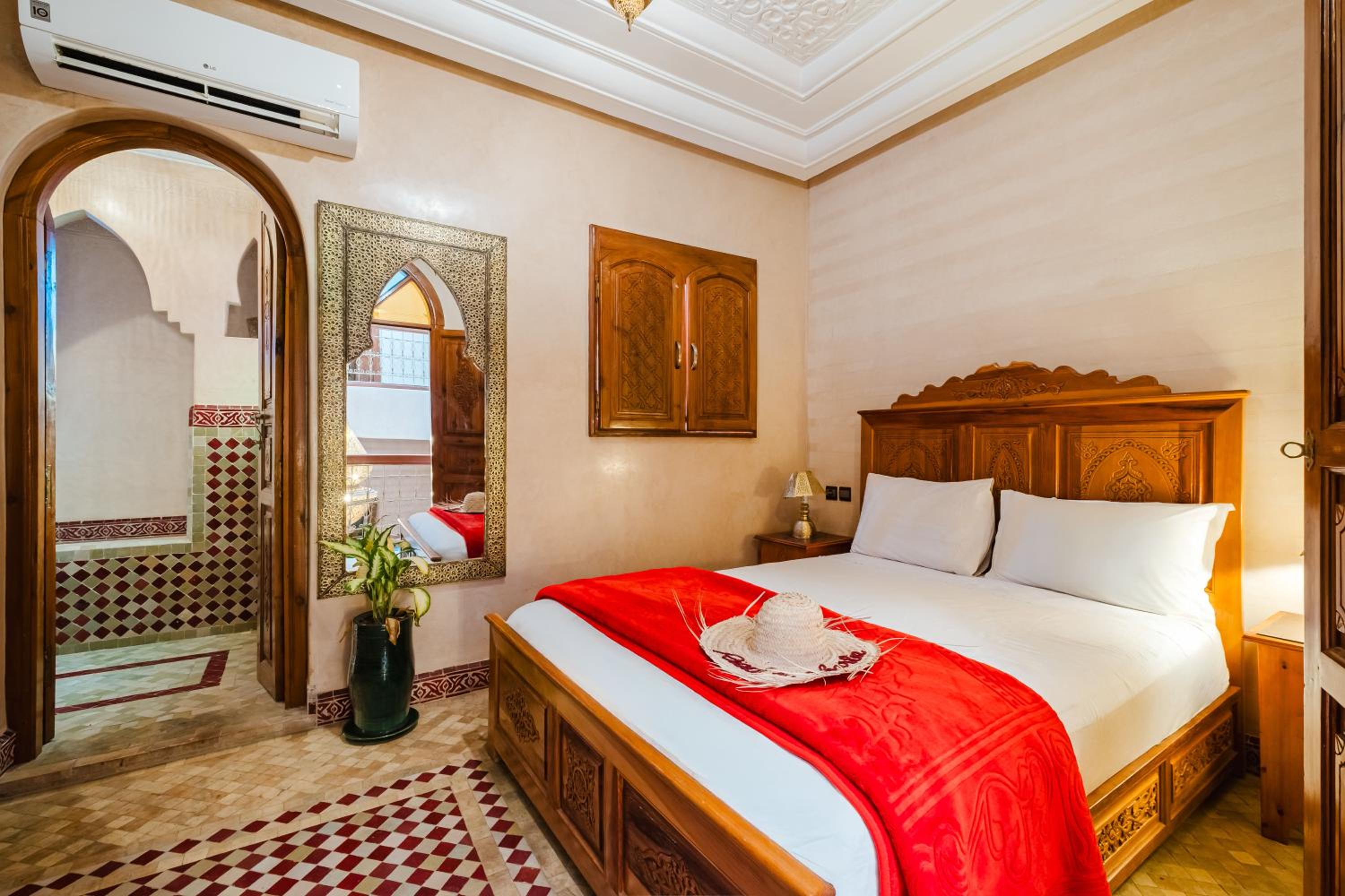 Riad Cozy Marrakech, Shared Pool with 3 Rooms