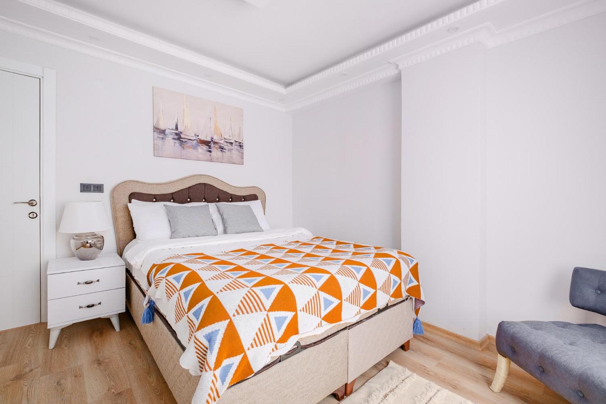 High-Speed Wi-Fi Flat • Elevator • Modern Design