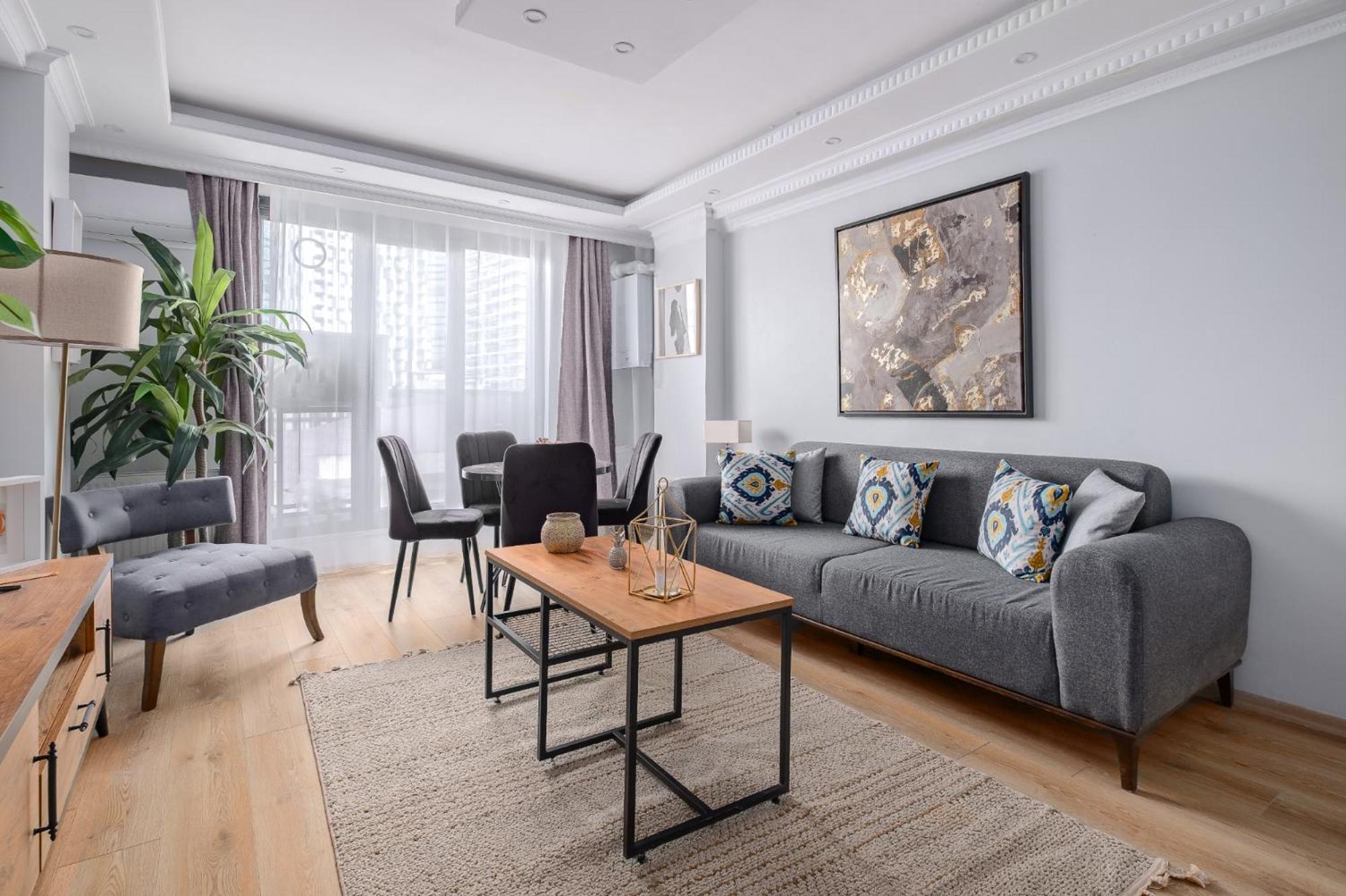 High-Speed Wi-Fi Flat • Elevator • Modern Design