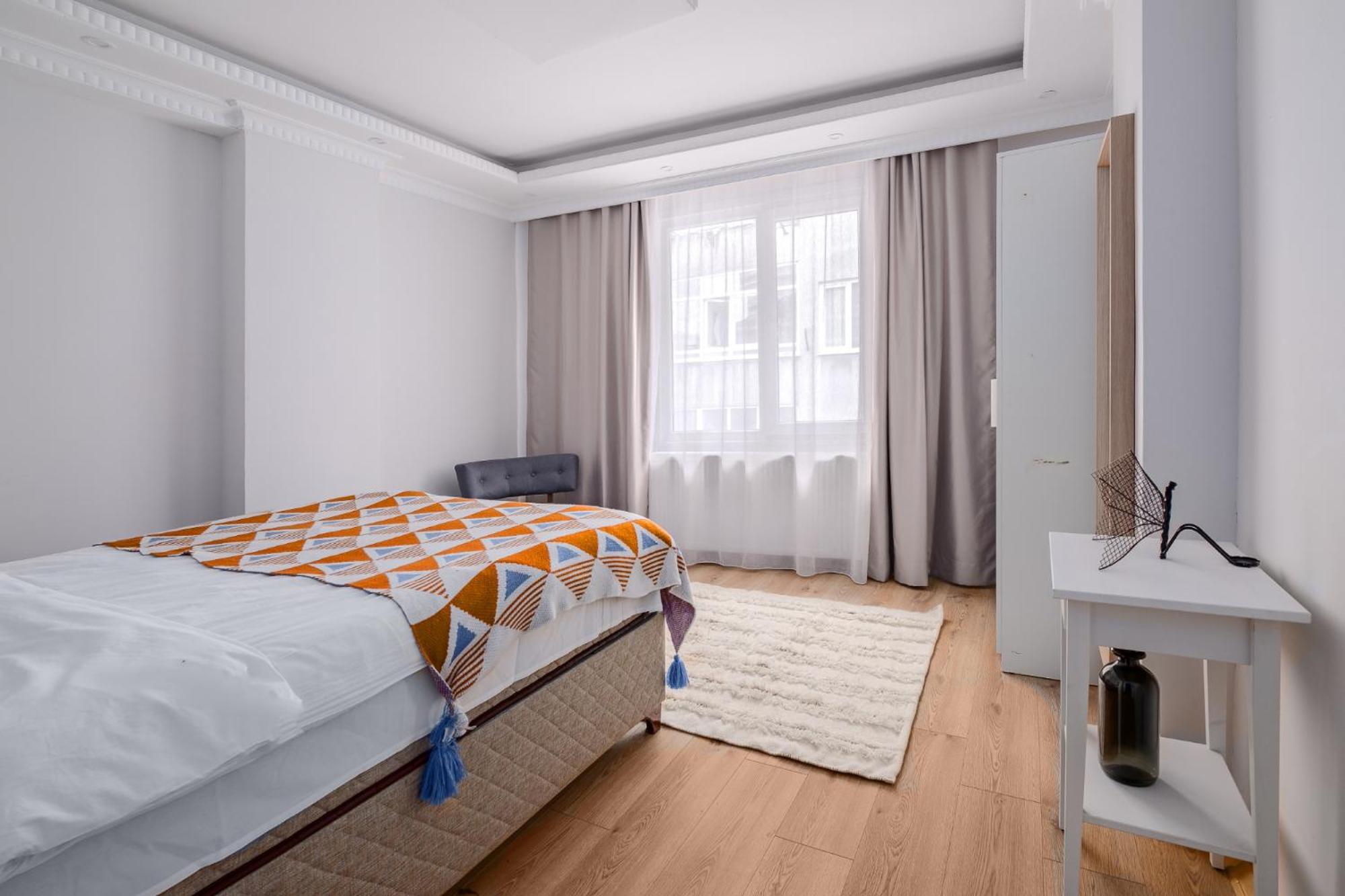 High-Speed Wi-Fi Flat • Elevator • Modern Design
