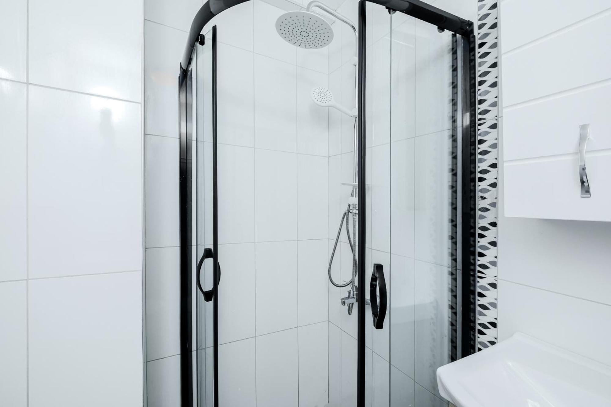 High-Speed Wi-Fi Flat • Elevator • Modern Design