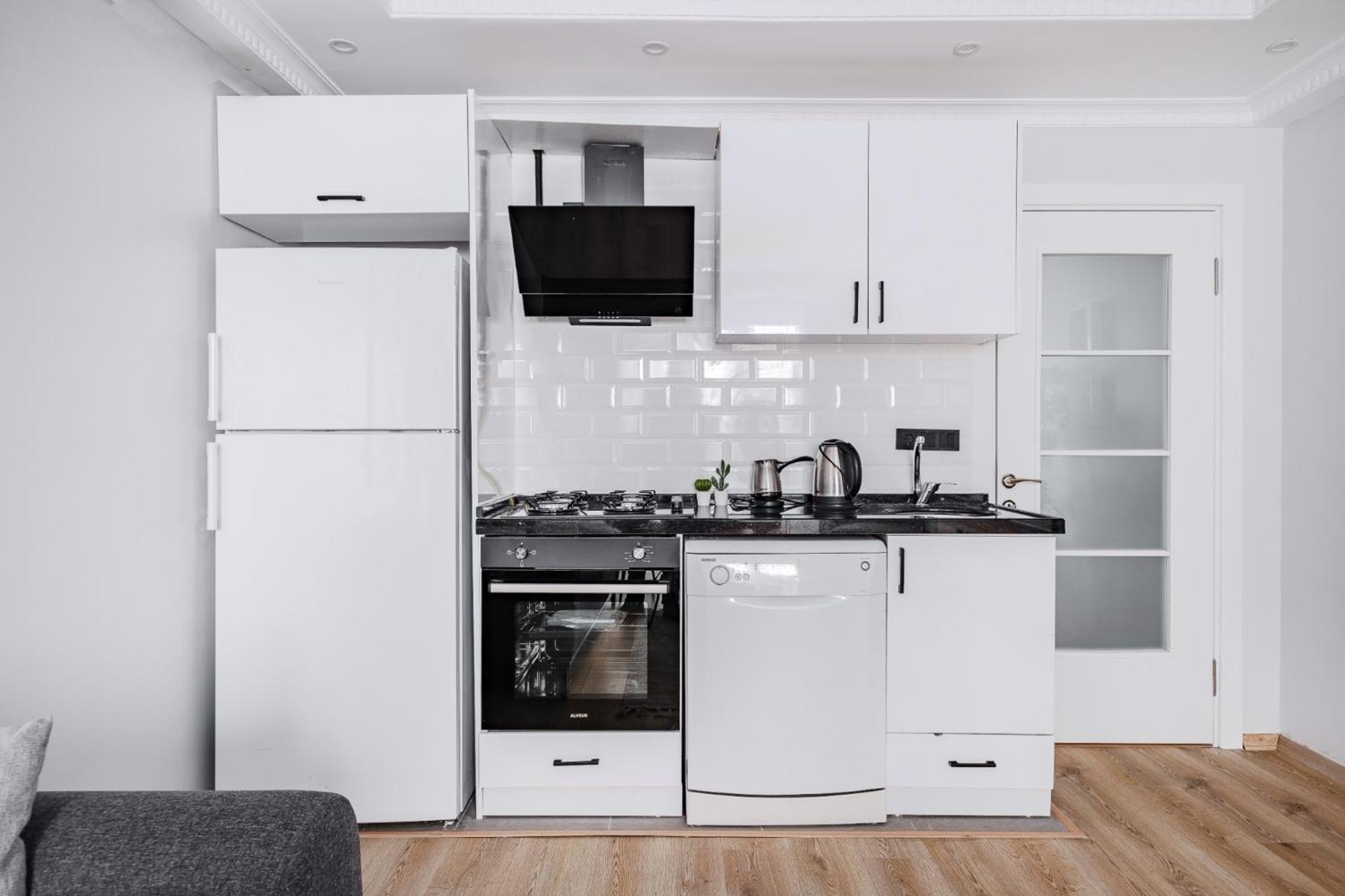 High-Speed Wi-Fi Flat • Elevator • Modern Design