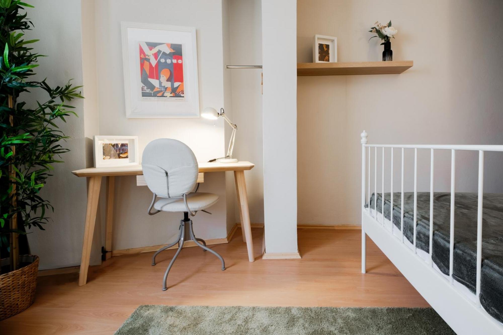 Flat w Balcony Near Taksim Square in Istiklal