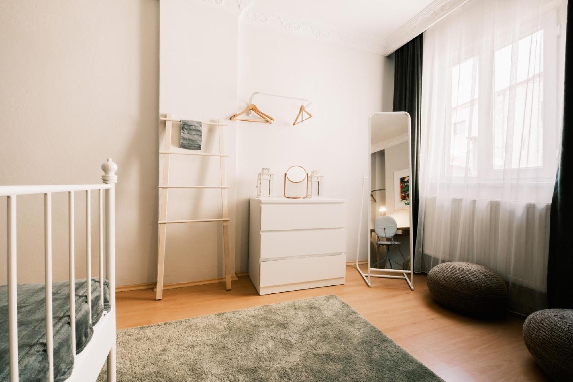 Flat w Balcony Near Taksim Square in Istiklal
