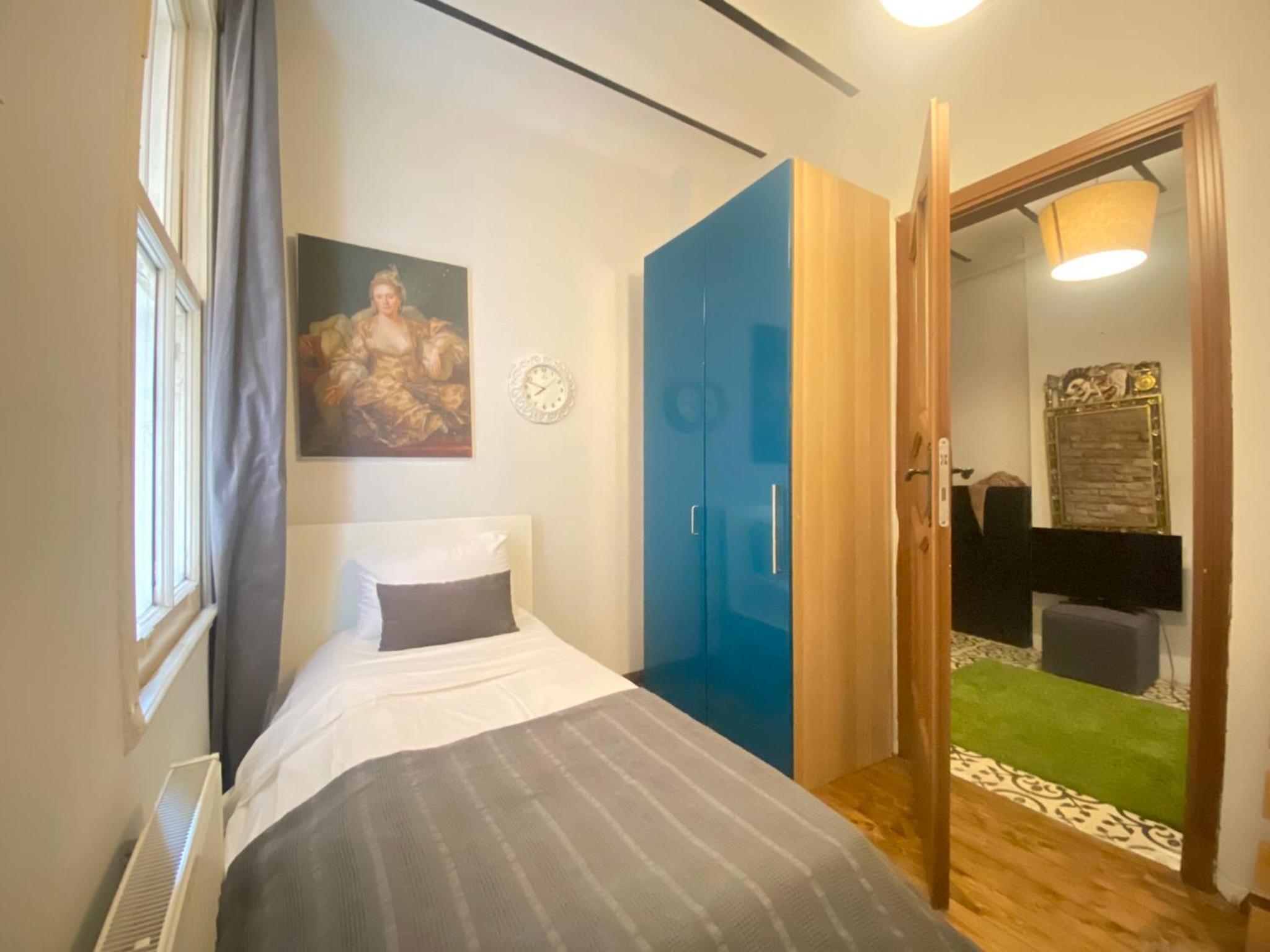 Authentic 1BR Beyoğlu Flat - Walk to İstiklal