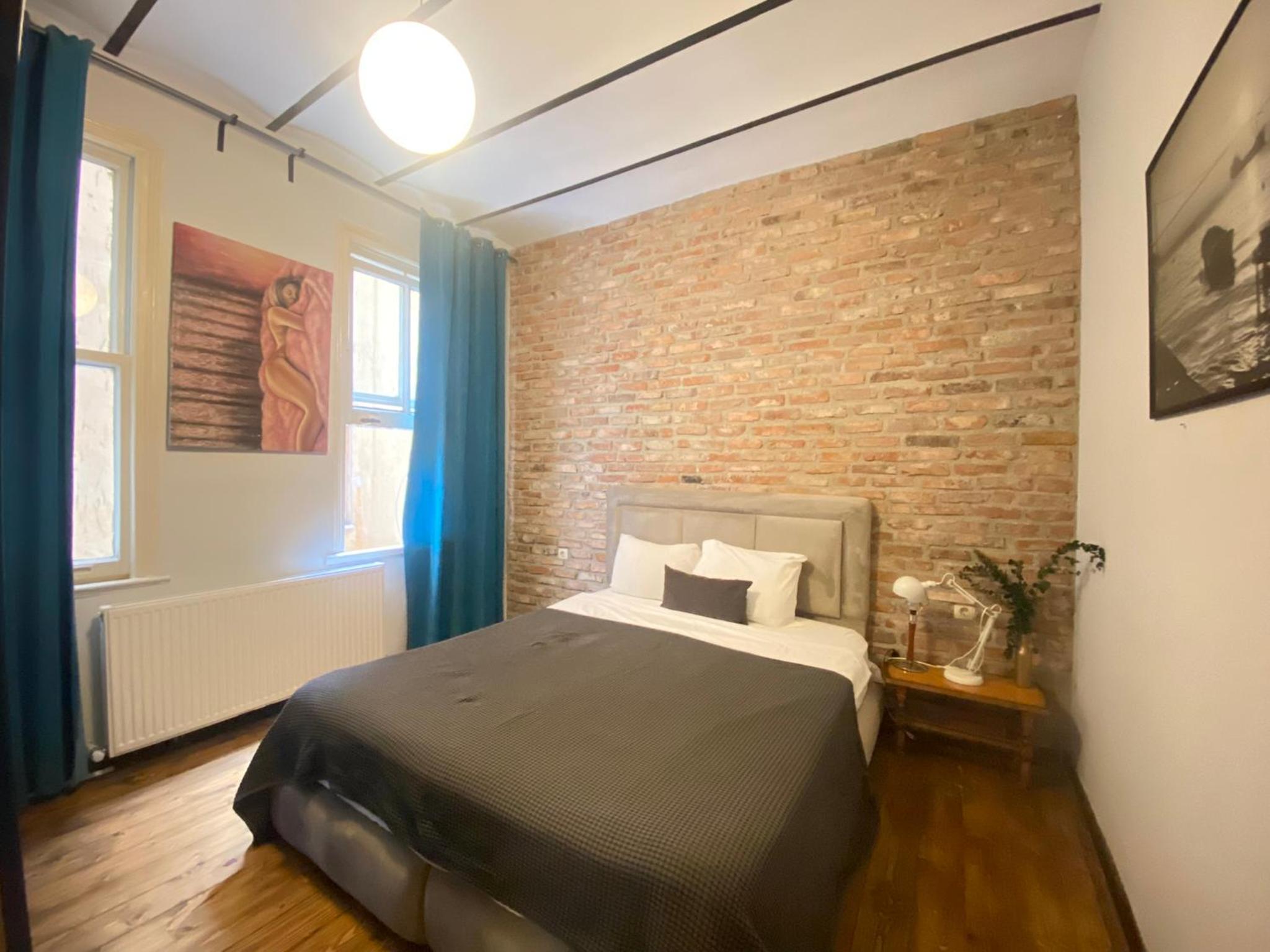 Authentic 1BR Beyoğlu Flat - Walk to İstiklal