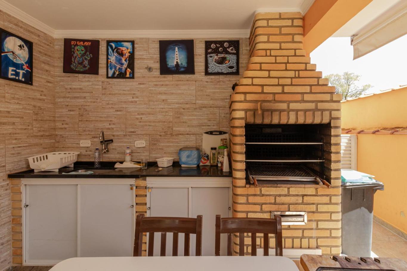 Casa Tematica com Piscina e Churrasqueira