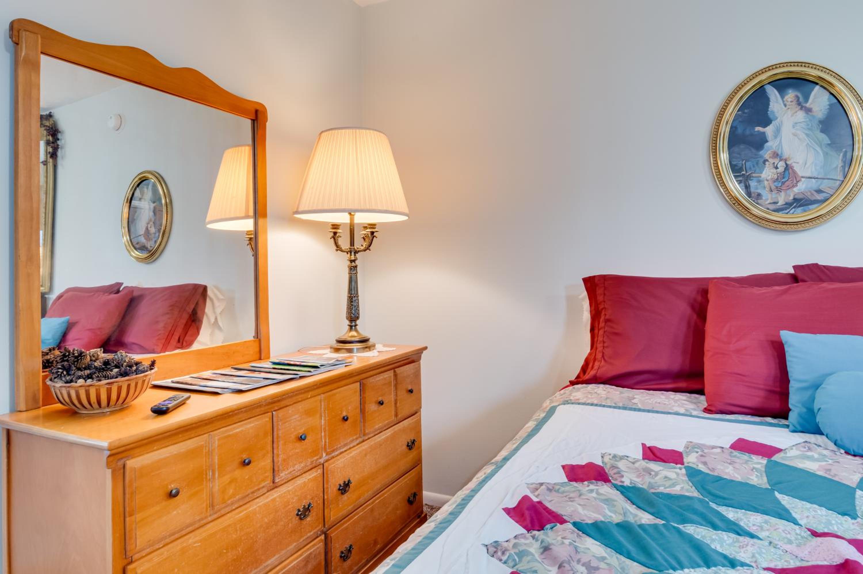 Walkable Dtwn Delphi Studio in Historic Building!