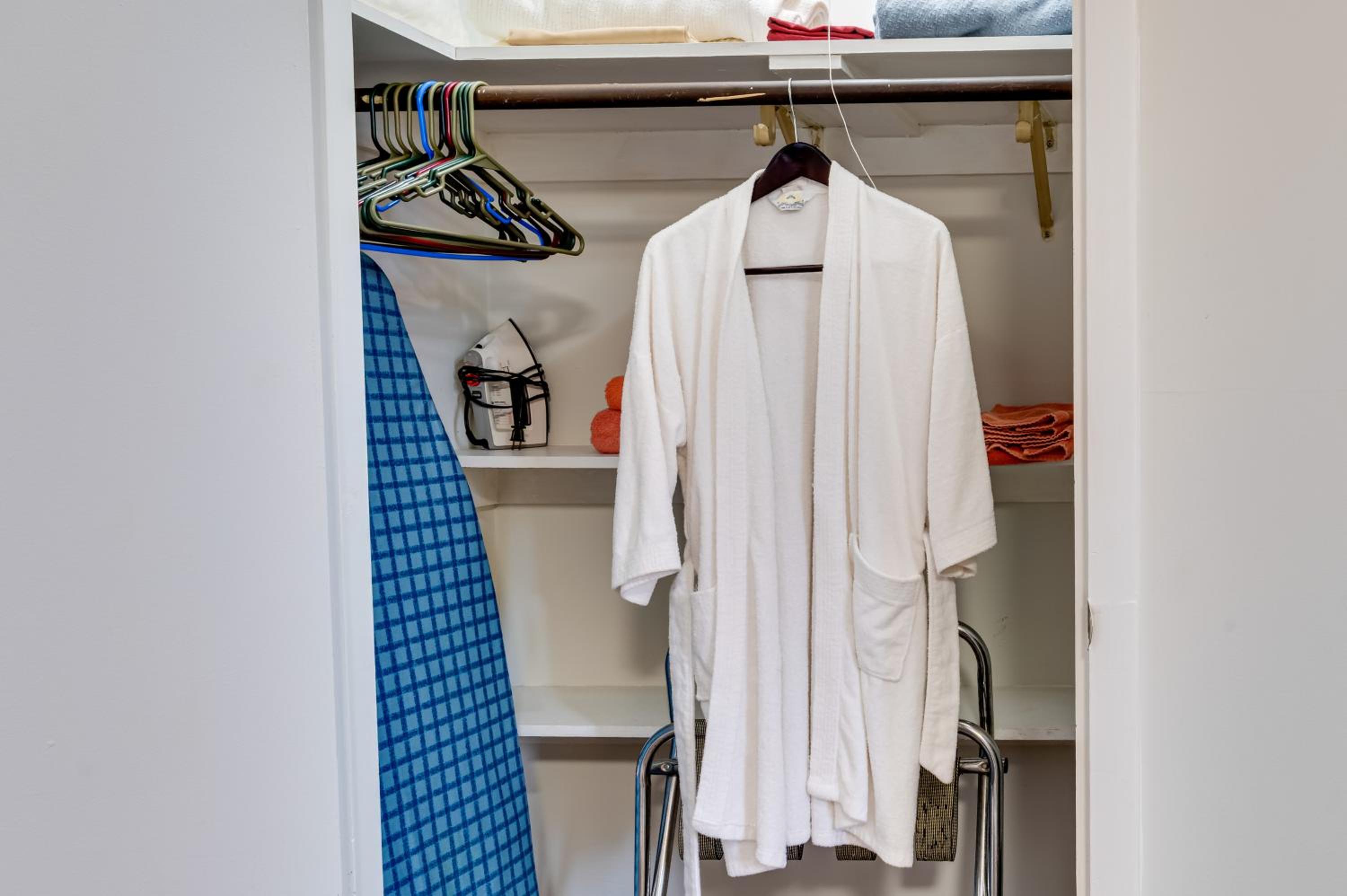Walkable Dtwn Delphi Studio in Historic Building!