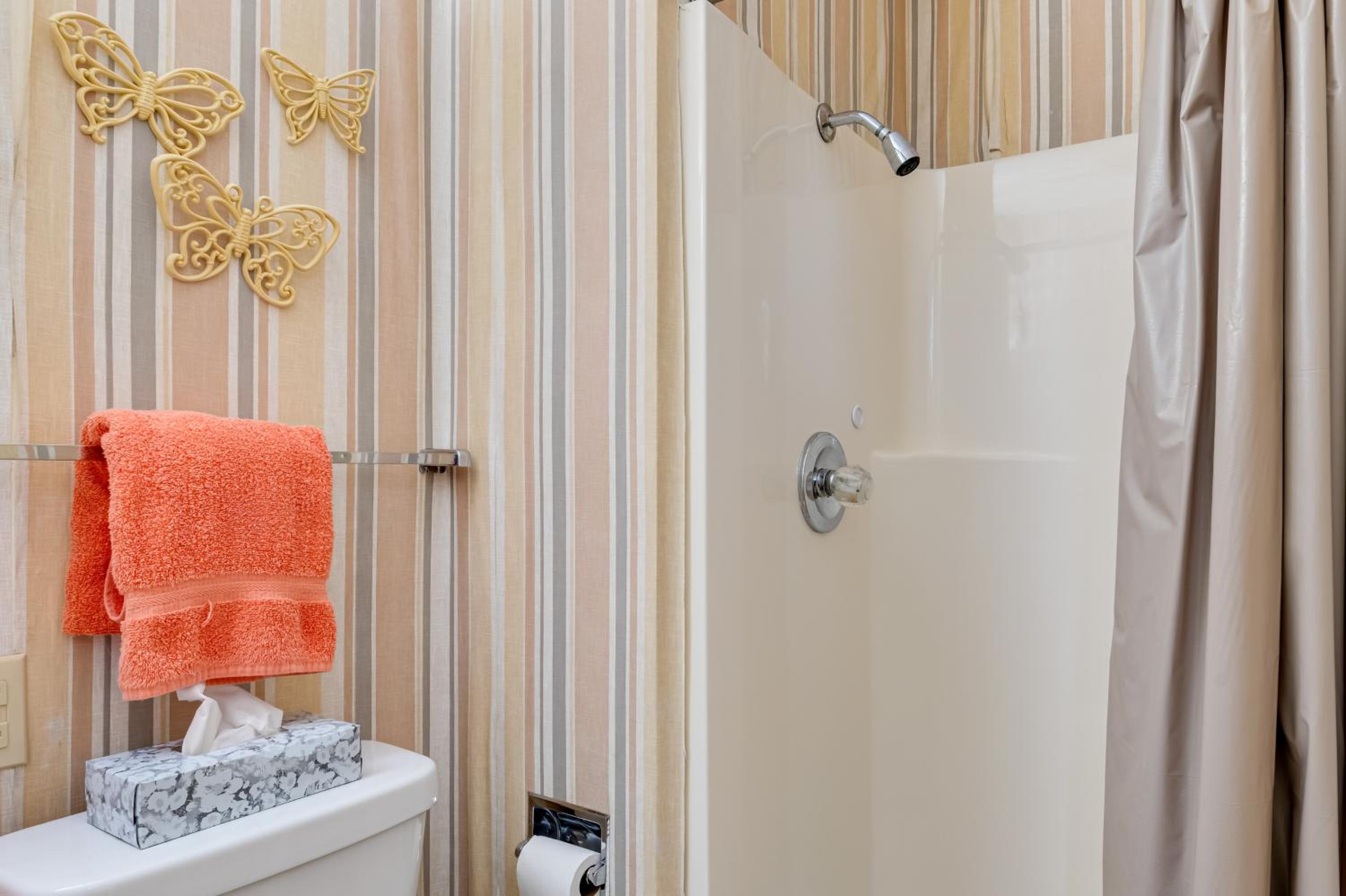 Walkable Dtwn Delphi Studio in Historic Building!