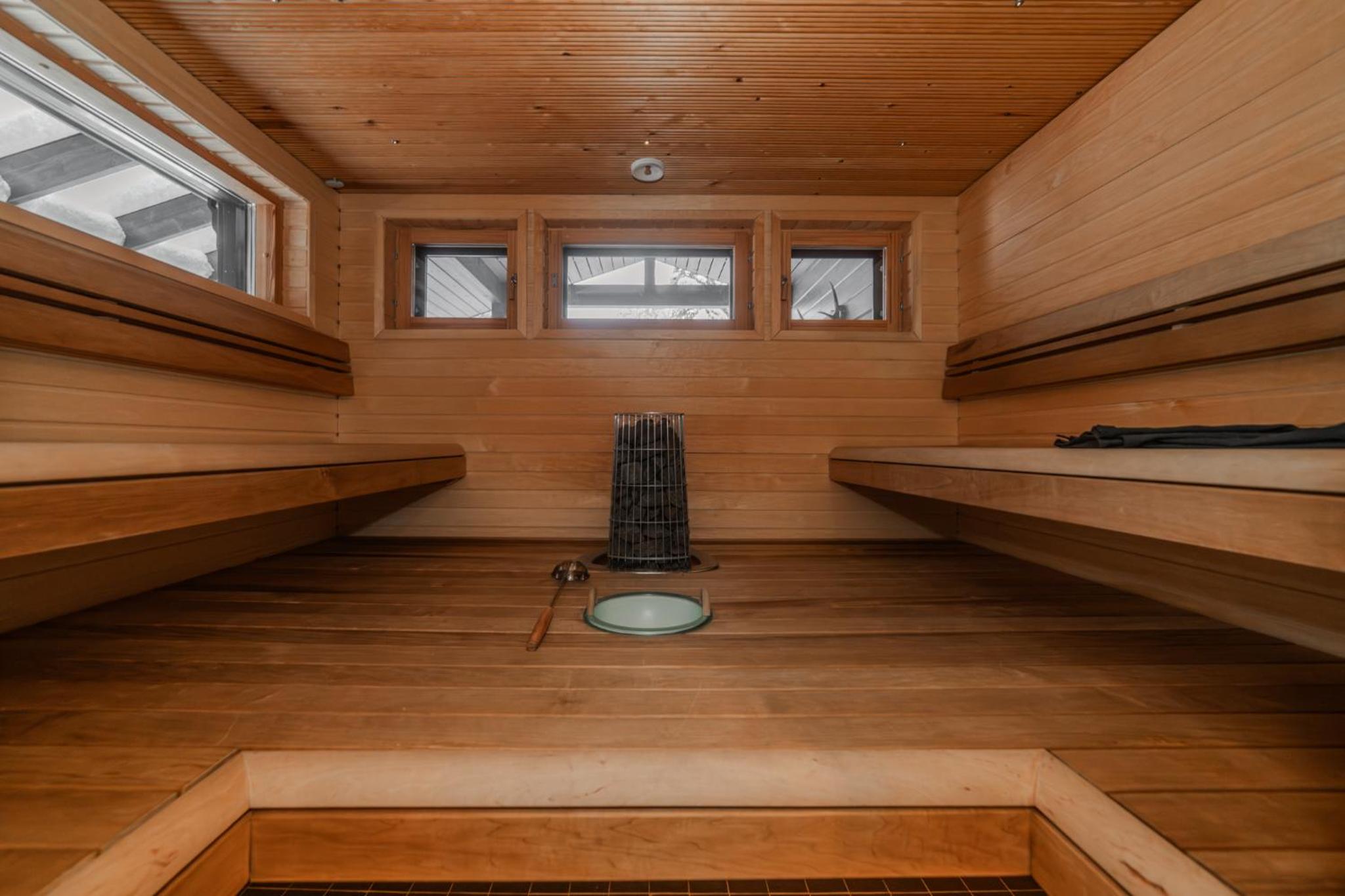 Villa Ailo - Quality Villa with Sauna & Jacuzzi