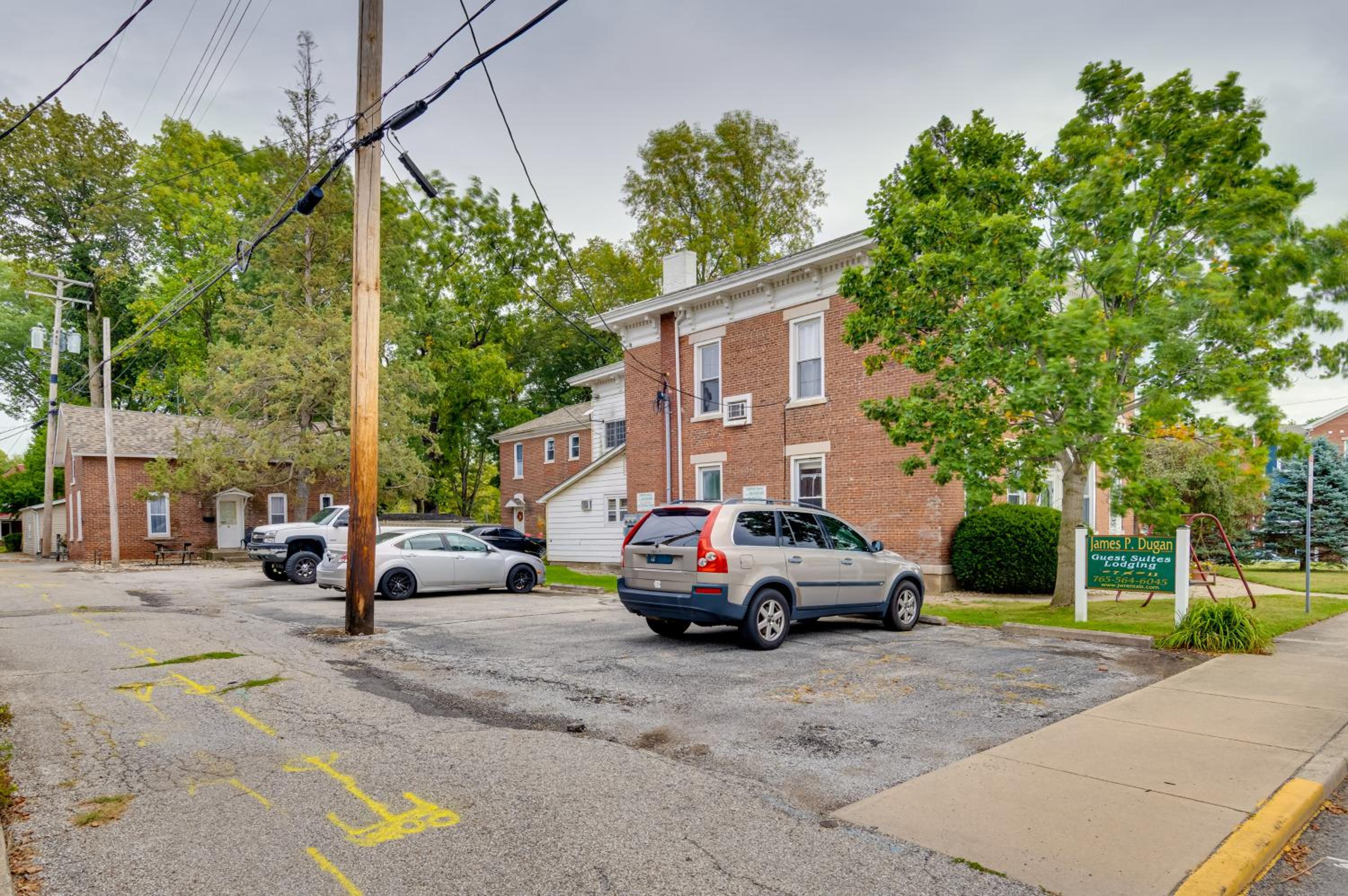 Walk to Main St and Creek Historic Delphi Studio
