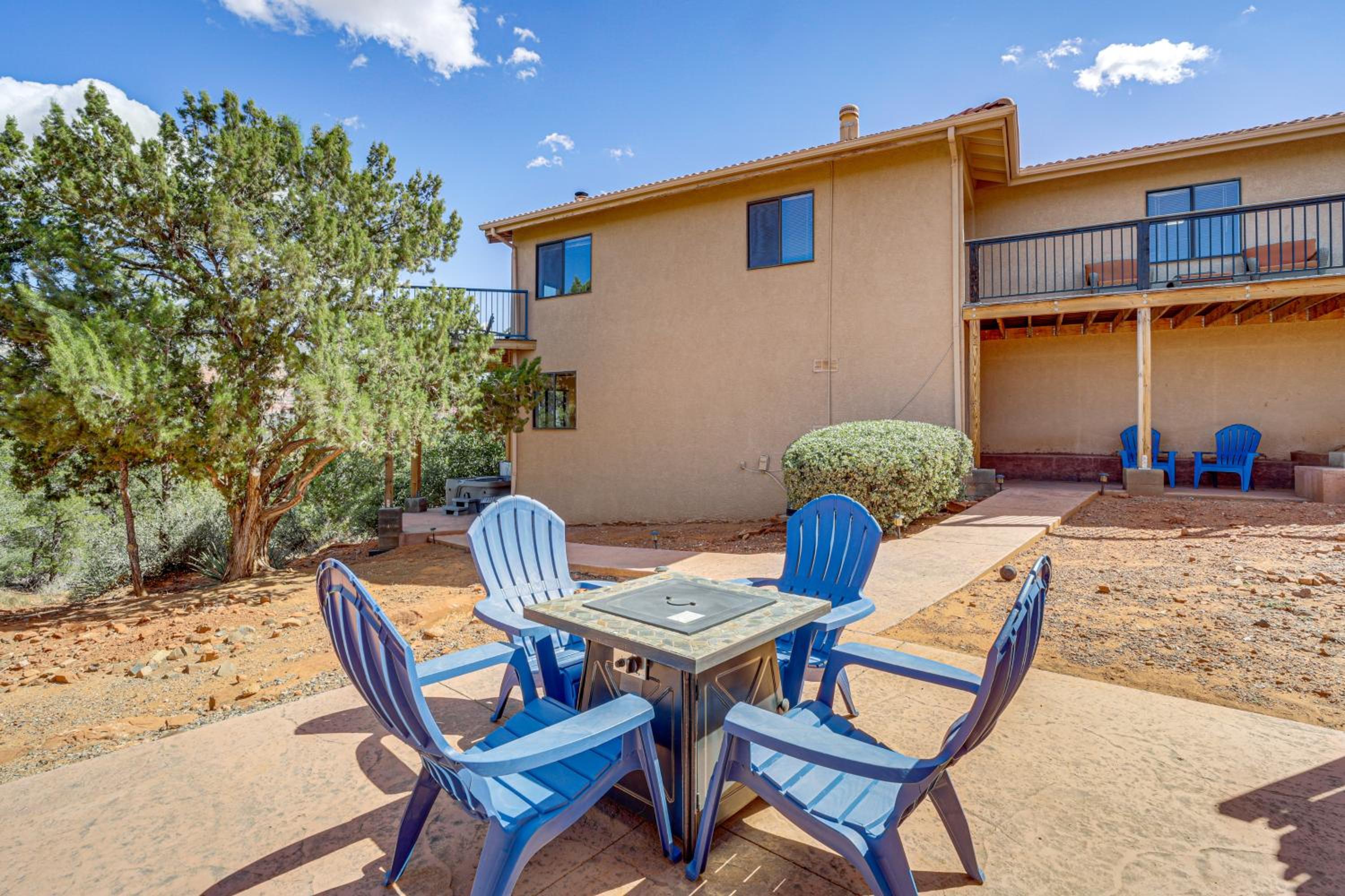 2 Mi to Uptown Sedona Home with Hot Tub and Fire Pit!