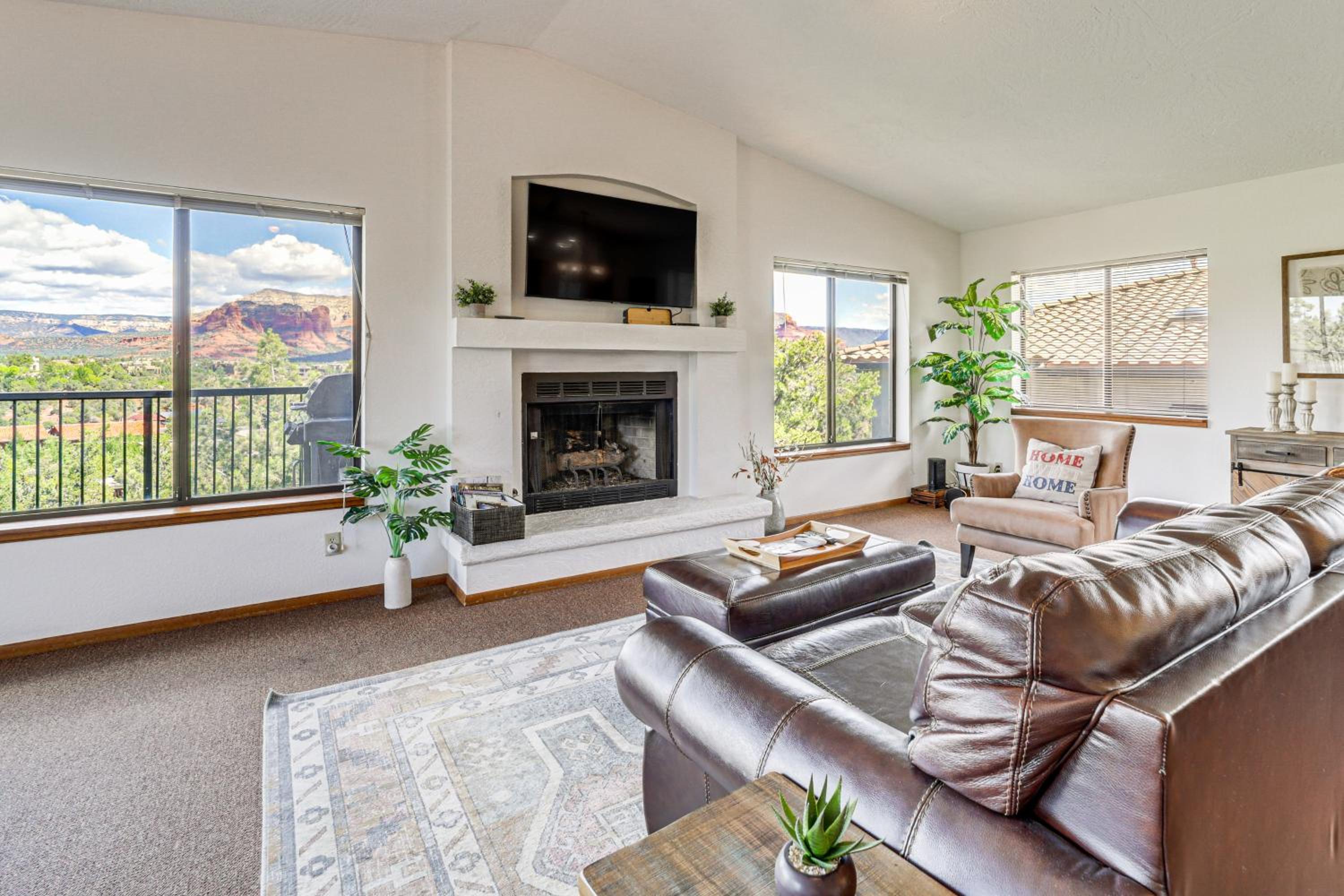 2 Mi to Uptown Sedona Home with Hot Tub and Fire Pit!