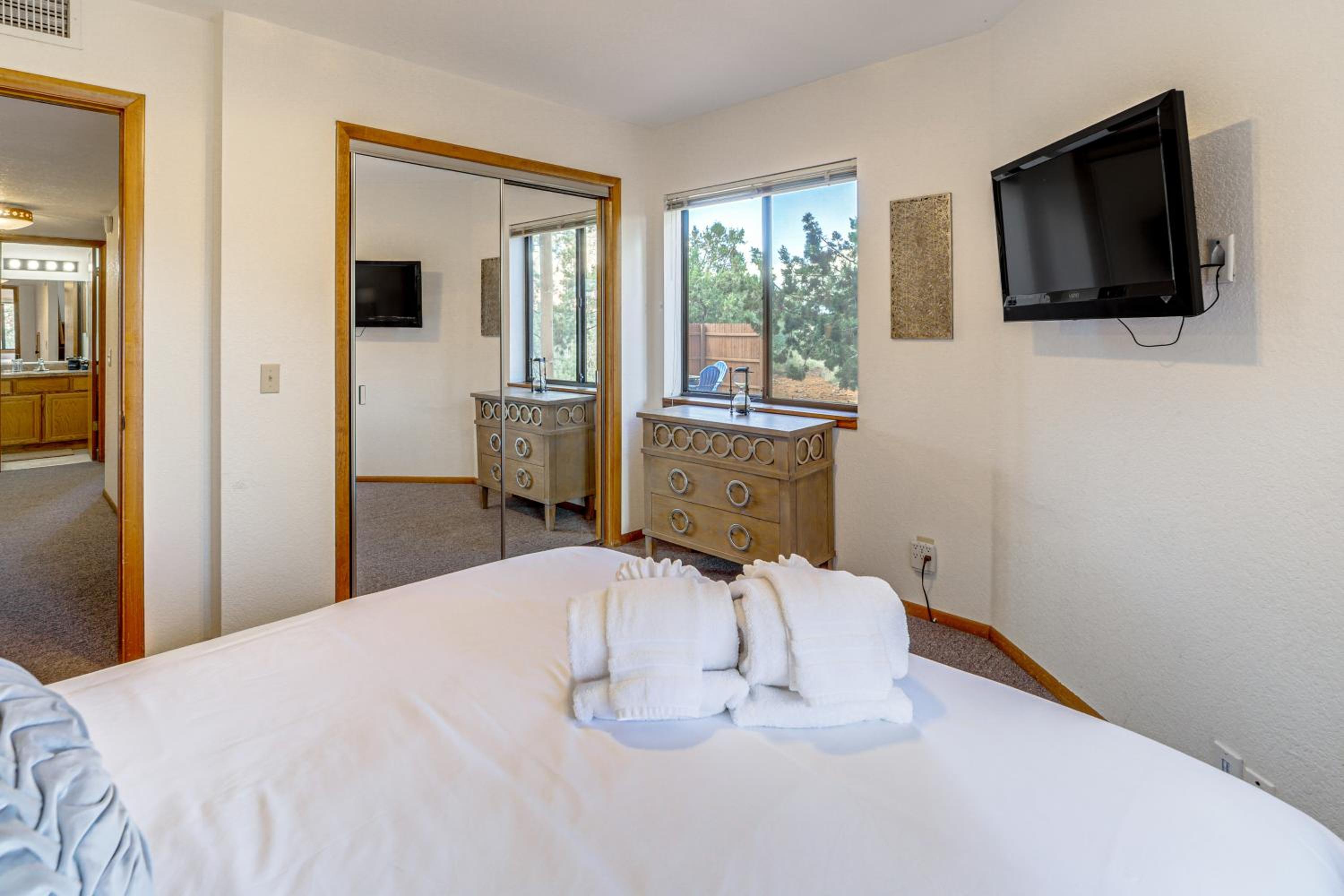 2 Mi to Uptown Sedona Home with Hot Tub and Fire Pit!