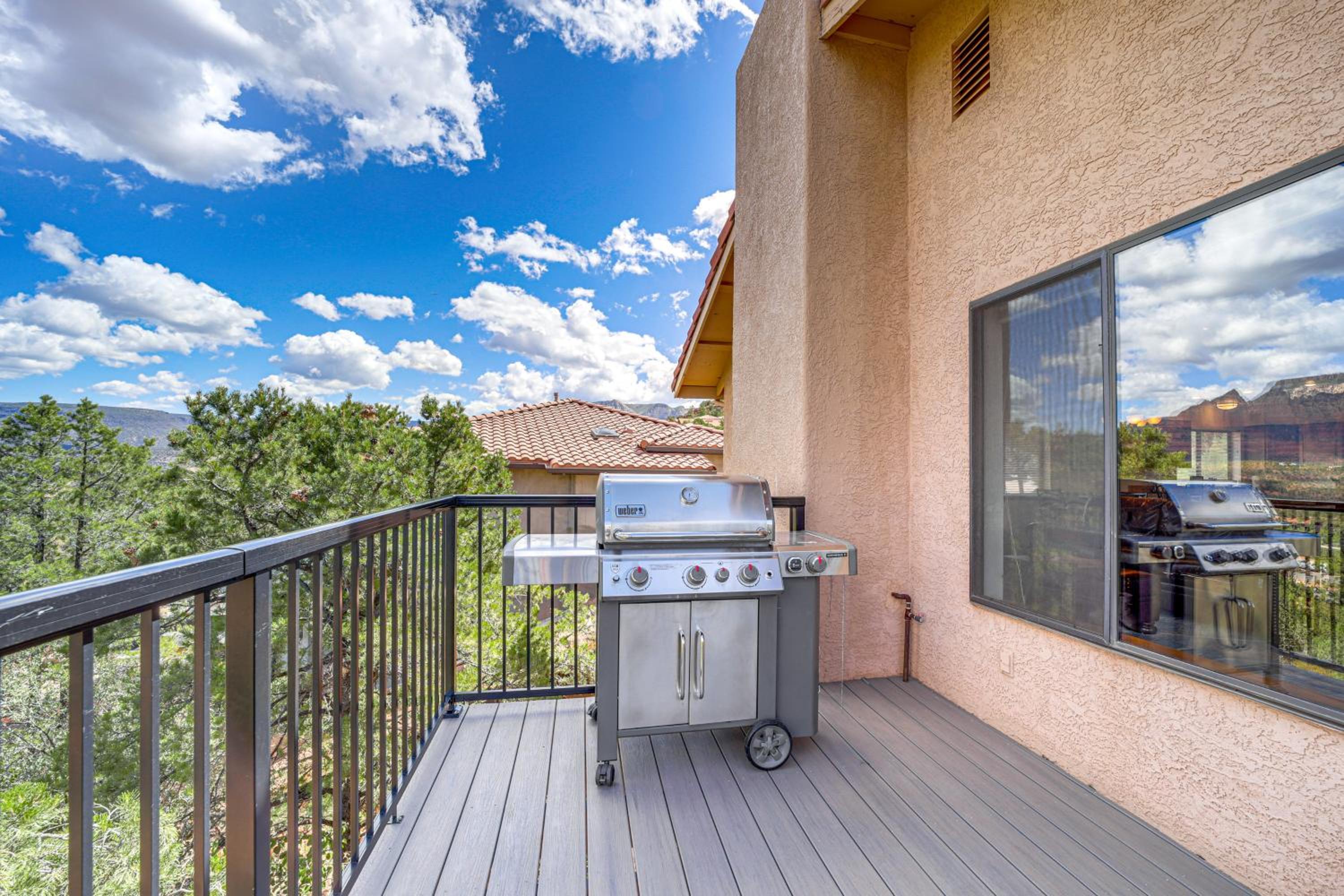 2 Mi to Uptown Sedona Home with Hot Tub and Fire Pit!