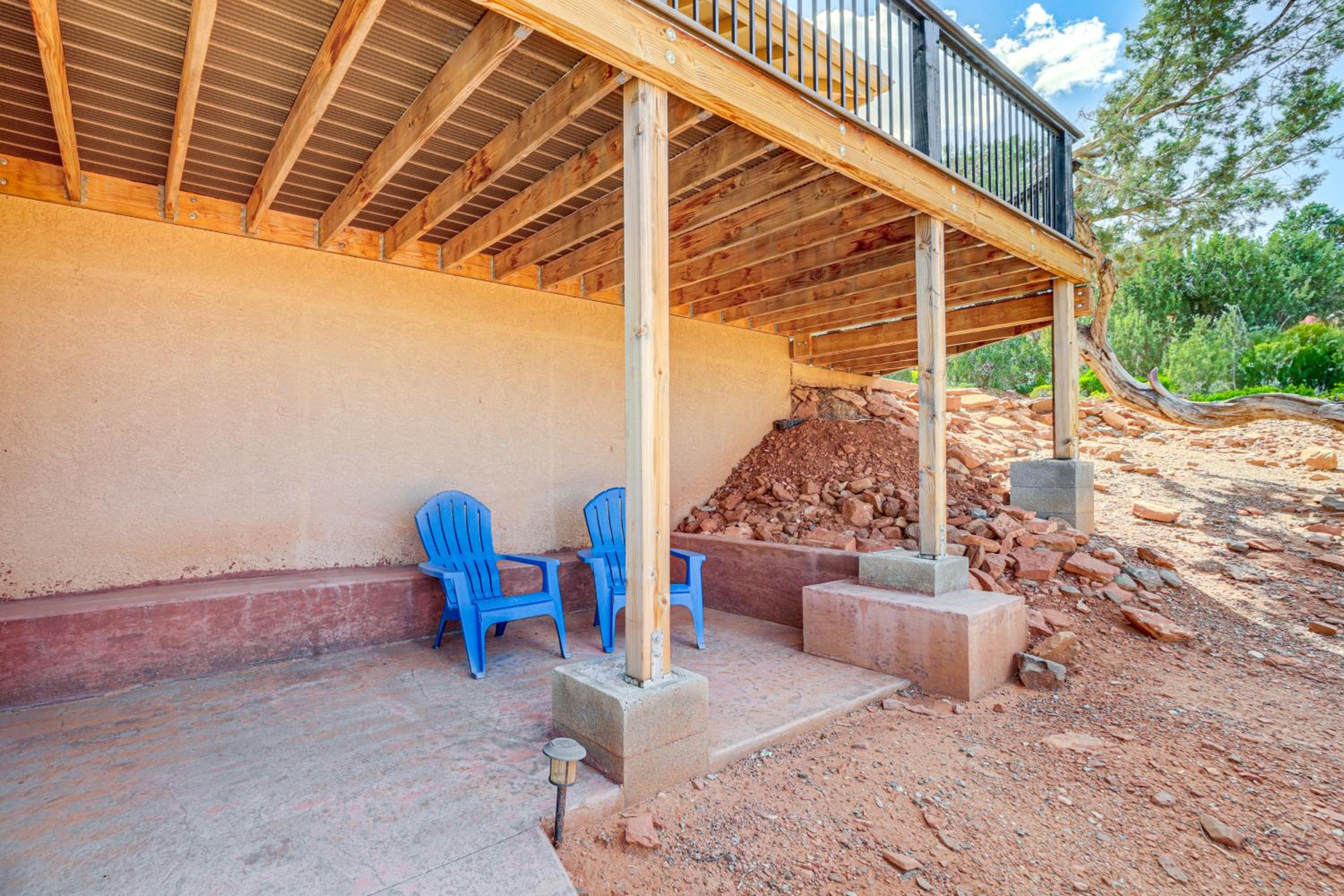 2 Mi to Uptown Sedona Home with Hot Tub and Fire Pit!