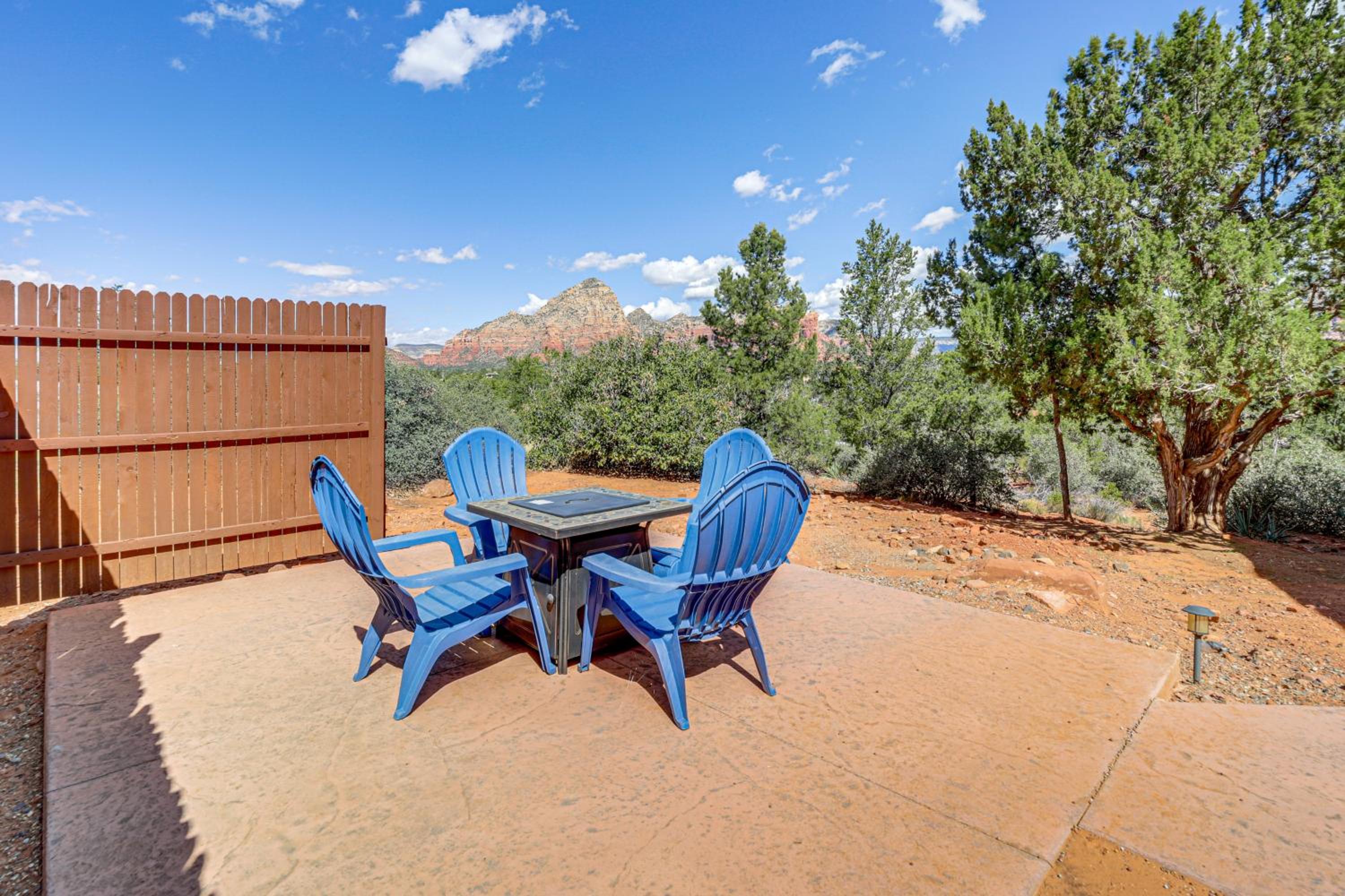 2 Mi to Uptown Sedona Home with Hot Tub and Fire Pit!