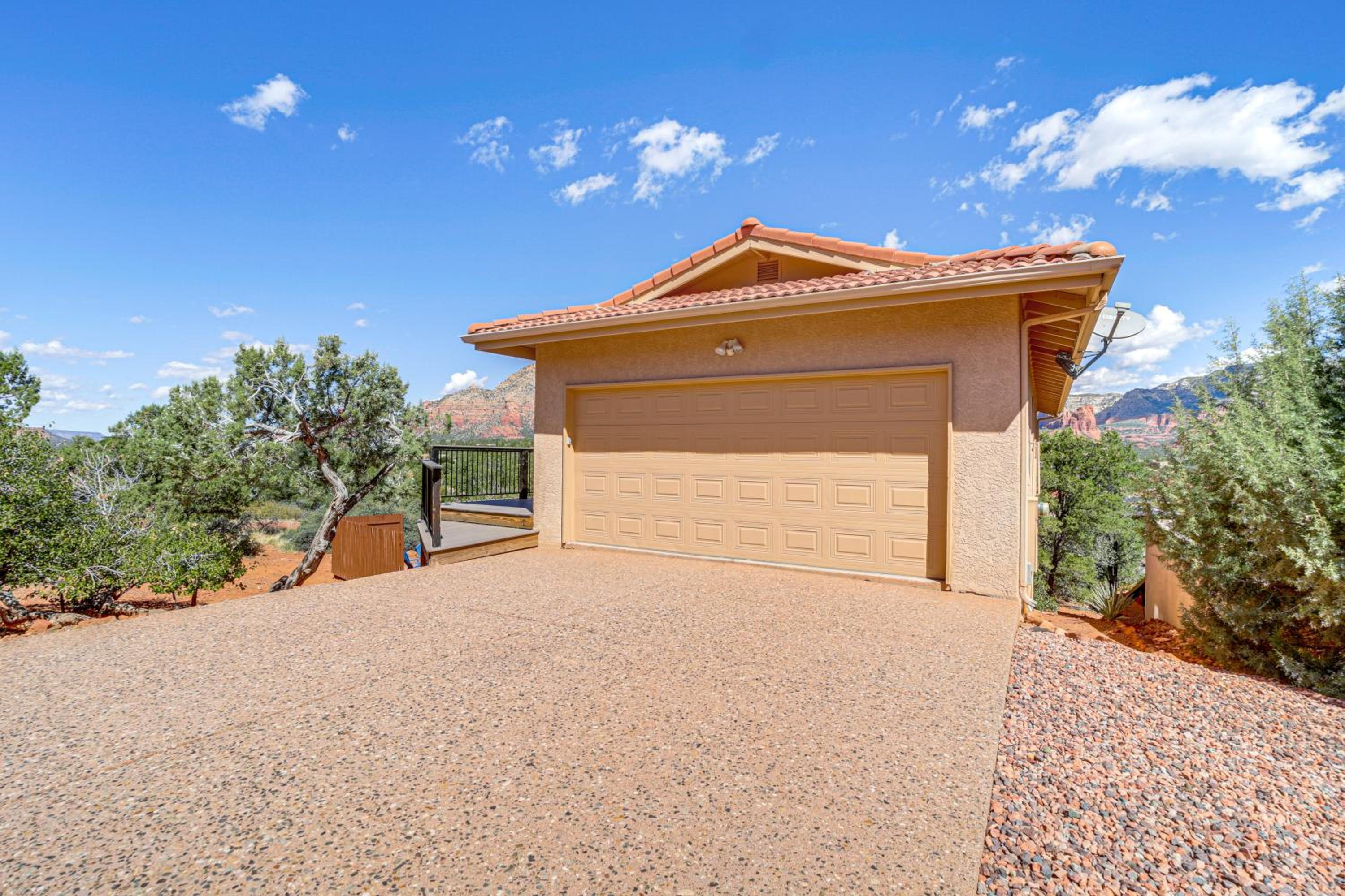 2 Mi to Uptown Sedona Home with Hot Tub and Fire Pit!