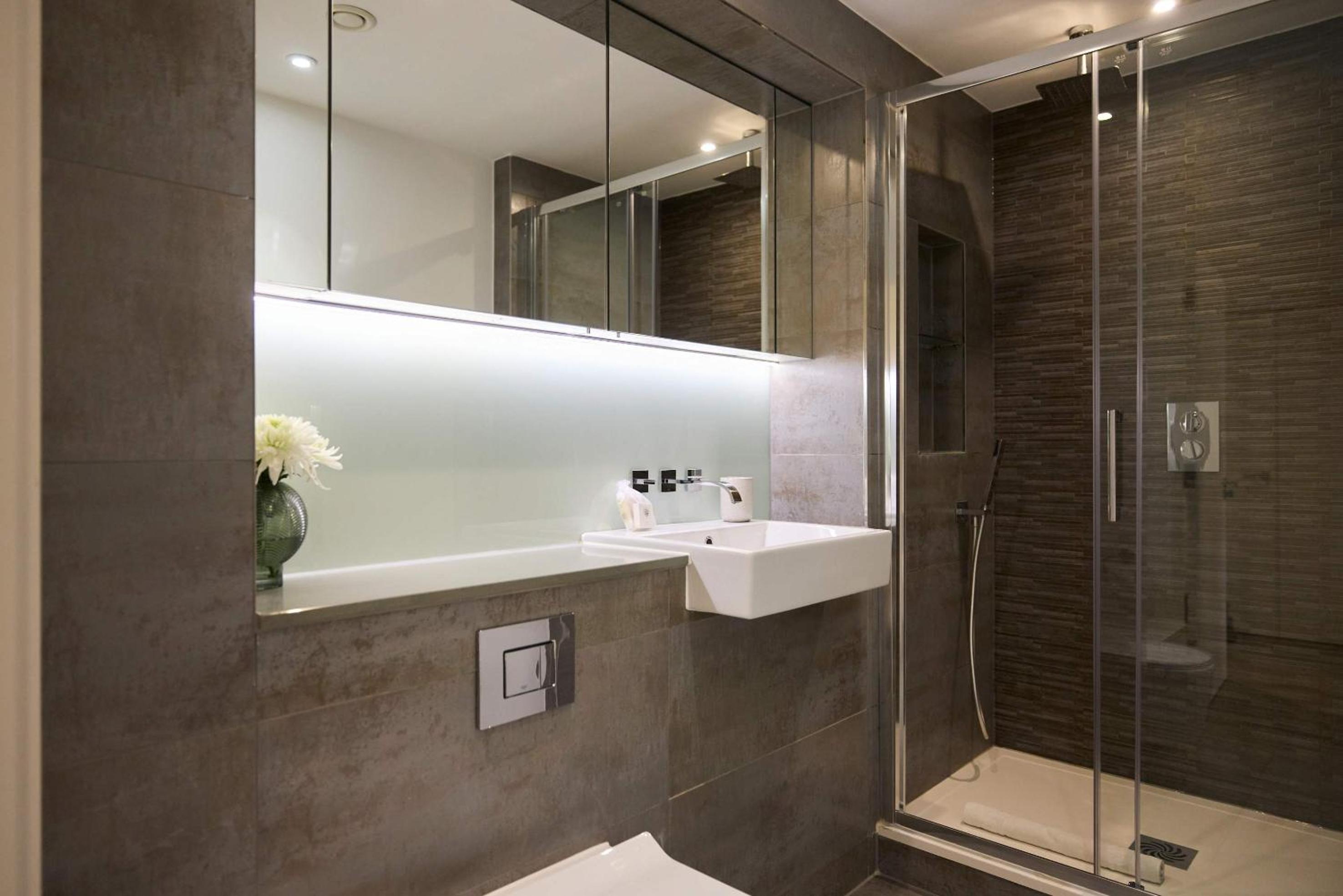 Streatham Hill Modern Flat with Balcony
