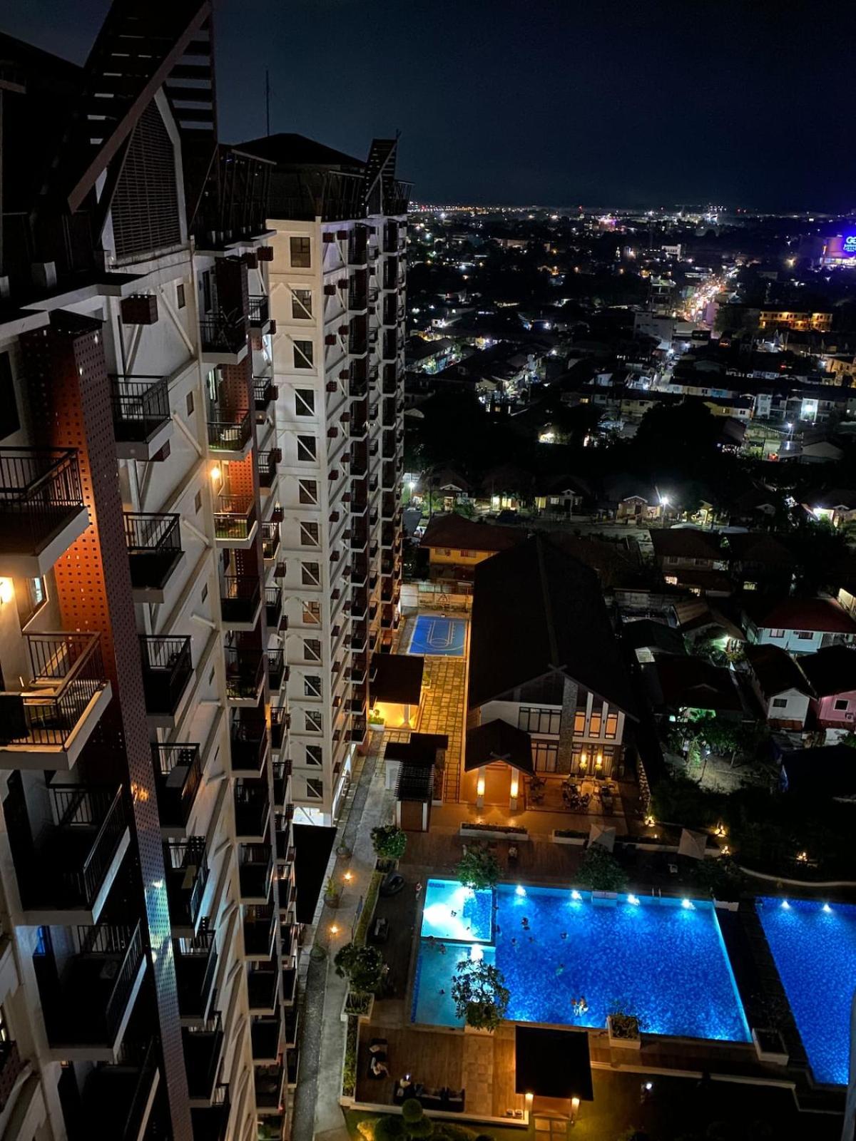 Seven-Eleven Inn 1BR Condo - Royal Oceancrest Mactan