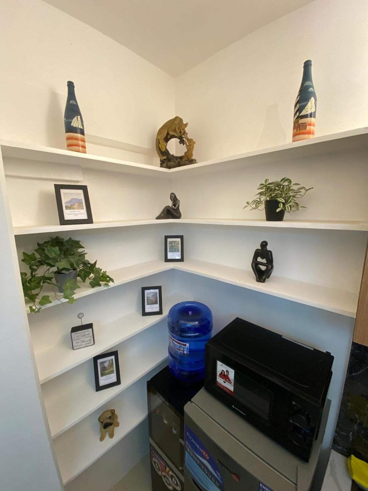 Seven-Eleven Inn 1BR Condo - Royal Oceancrest Mactan