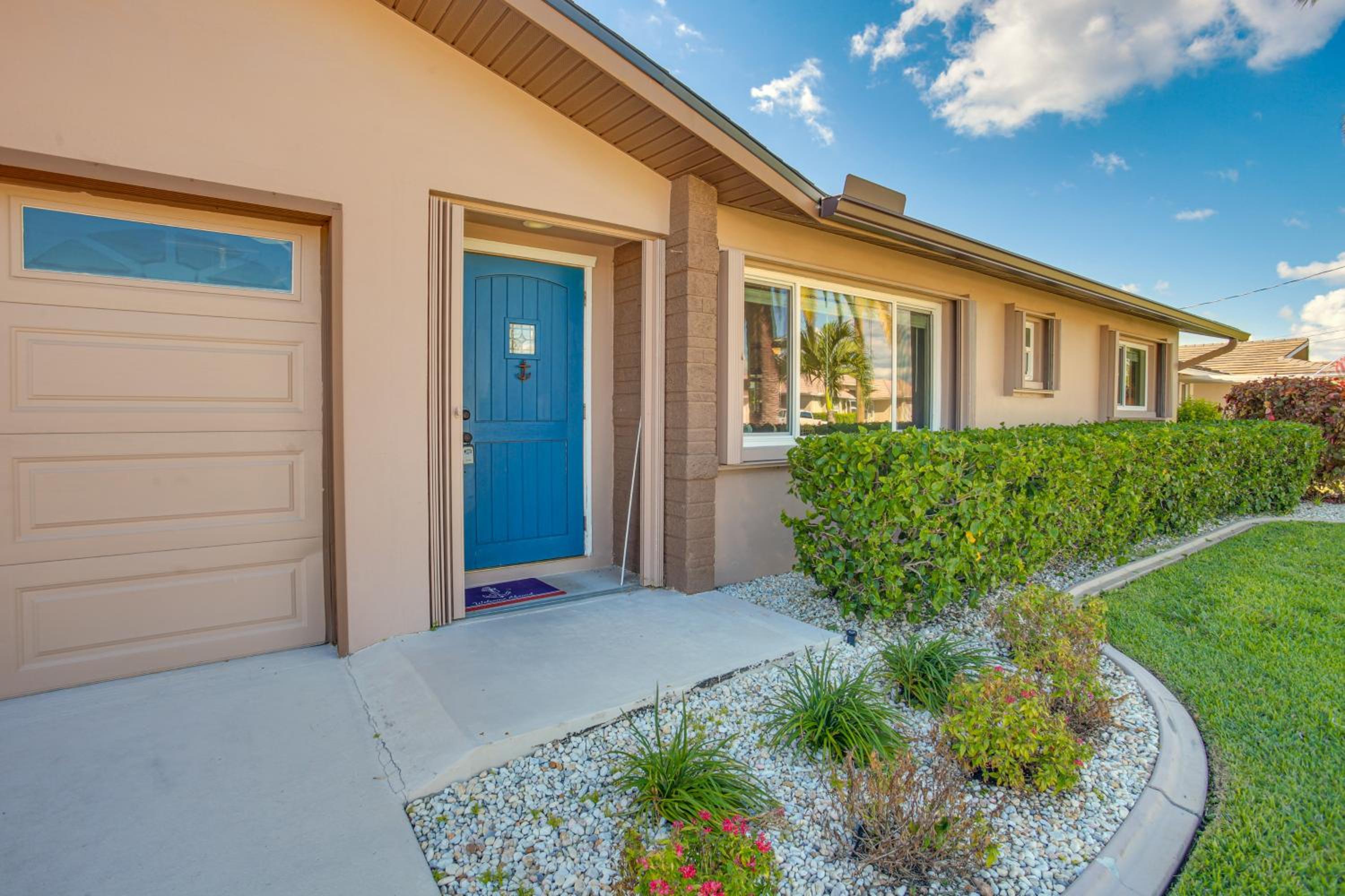 Dock Your Boat Waterfront Cape Coral Home with Pool