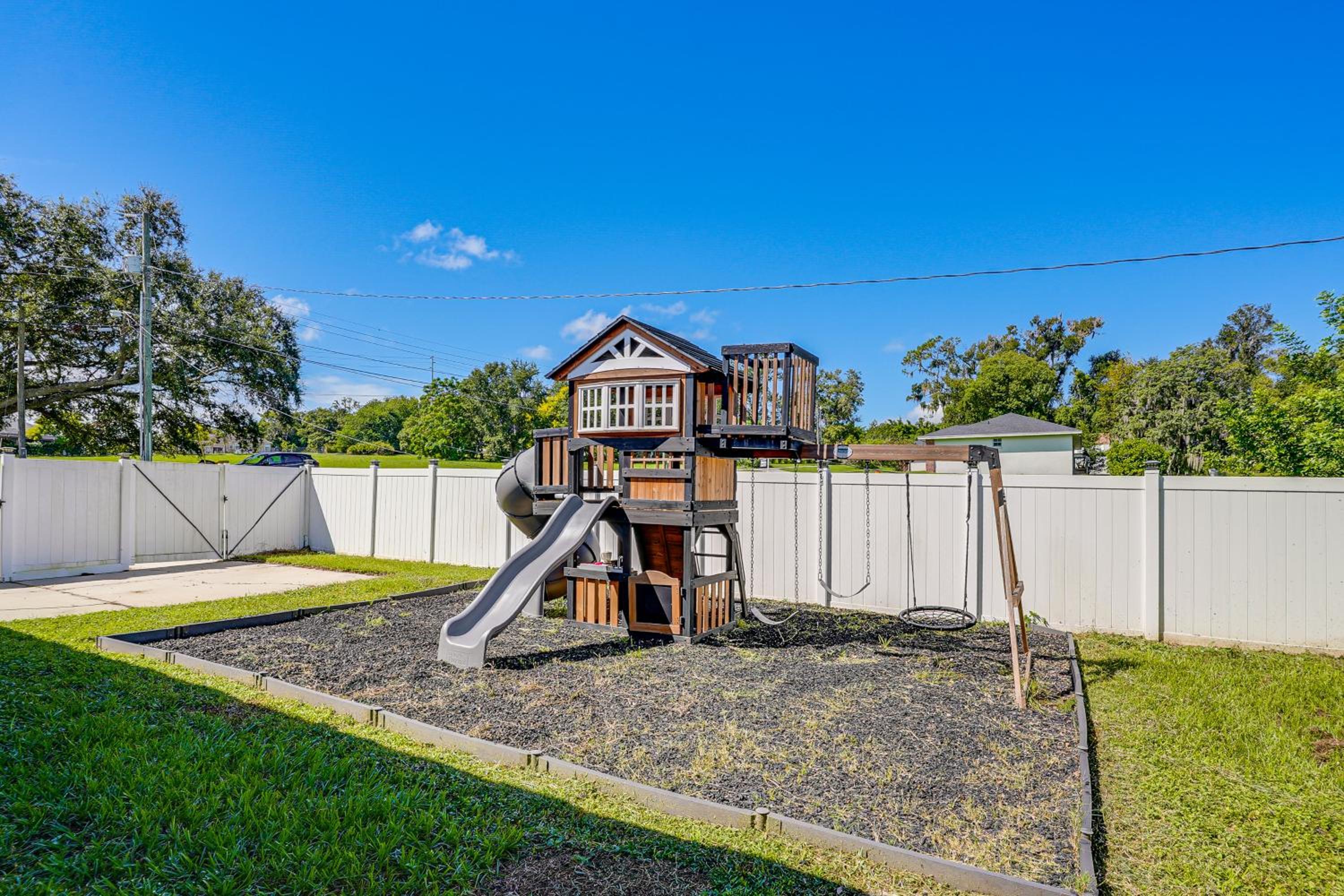 Pet-Friendly Lakeland Family Oasis with Game Room