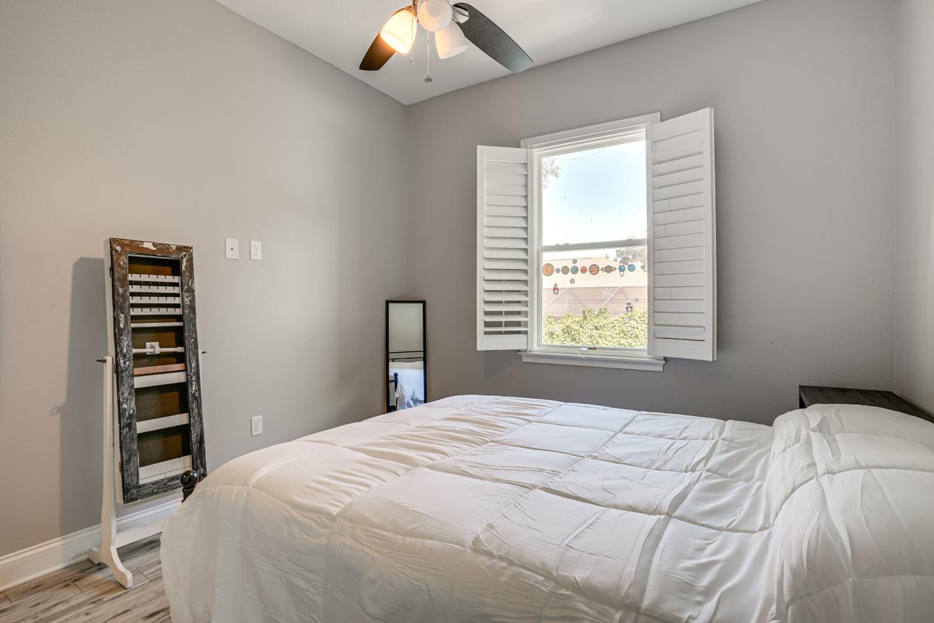 Pet-Friendly Lakeland Family Oasis with Game Room